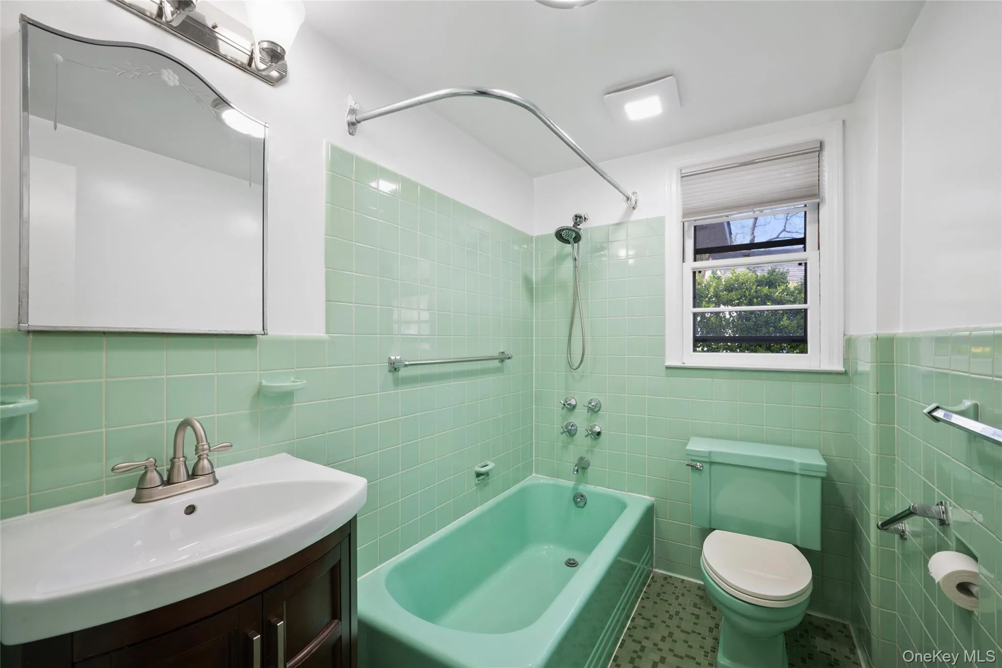 6 Wildway, Yonkers, NY, 4 Bedrooms Bedrooms, 8 Rooms Rooms,2 BathroomsBathrooms,Residential Lease,For Rent,Wildway,0,983514 6 Wildway, Yonkers, NY, 4 Bedrooms Bedrooms, 8 Rooms Rooms,2 BathroomsBathrooms,Residential Lease,For Rent,Wildway,0,983514