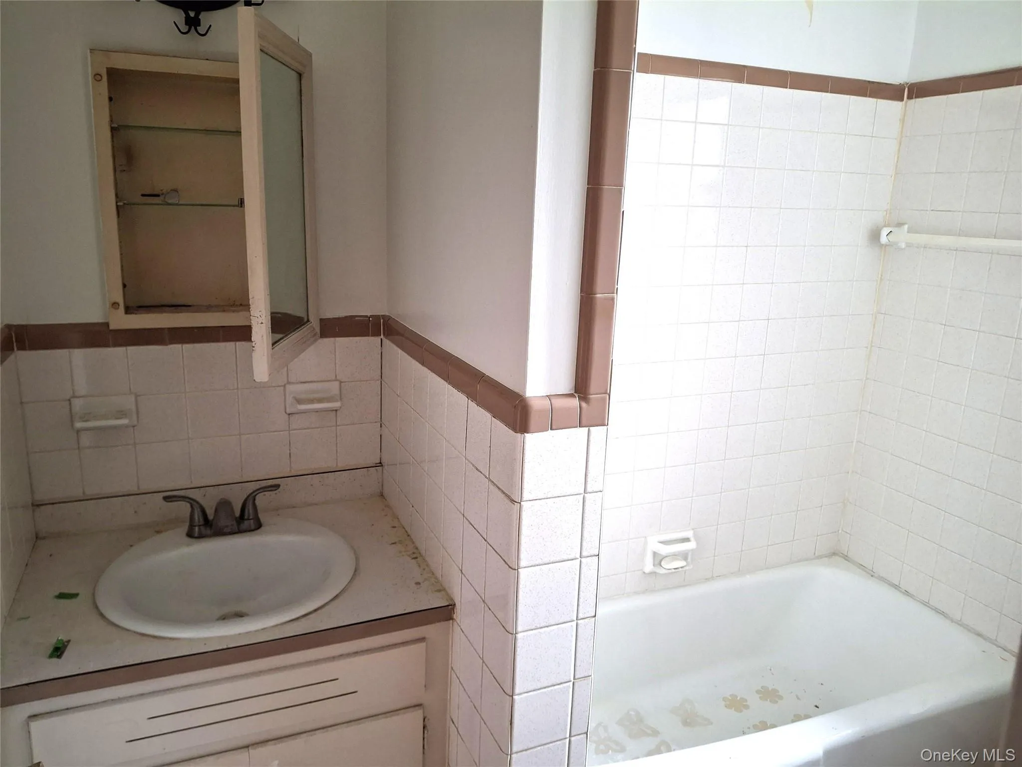 1668 Route 9, Wappinger, NY, 1 Bedroom Bedrooms, 3 Rooms Rooms,1 BathroomBathrooms,Residential,For Rent,Route 9,0,983516 1668 Route 9, Wappinger, NY, 1 Bedroom Bedrooms, 3 Rooms Rooms,1 BathroomBathrooms,Residential,For Rent,Route 9,0,983516