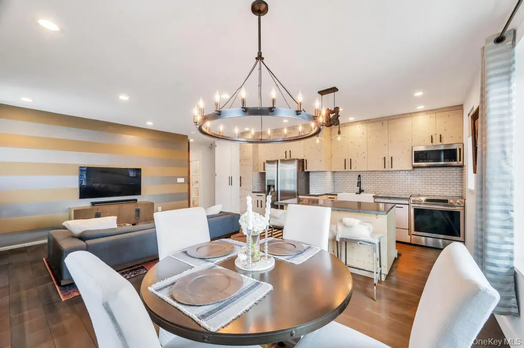 100 Broadway, Long Beach, NY, 2 Bedrooms Bedrooms, 5 Rooms Rooms,2 BathroomsBathrooms,Residential Lease,For Rent,Broadway,0,983519 100 Broadway, Long Beach, NY, 2 Bedrooms Bedrooms, 5 Rooms Rooms,2 BathroomsBathrooms,Residential Lease,For Rent,Broadway,0,983519