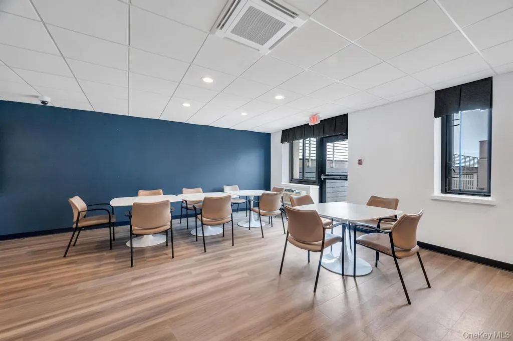 100 Broadway, Long Beach, NY, 2 Bedrooms Bedrooms, 5 Rooms Rooms,2 BathroomsBathrooms,Residential Lease,For Rent,Broadway,0,983519 100 Broadway, Long Beach, NY, 2 Bedrooms Bedrooms, 5 Rooms Rooms,2 BathroomsBathrooms,Residential Lease,For Rent,Broadway,0,983519