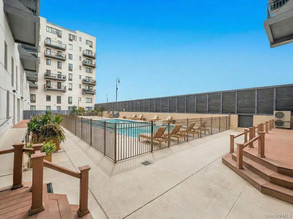 Heated Pool, Loungers Heated Pool, Loungers