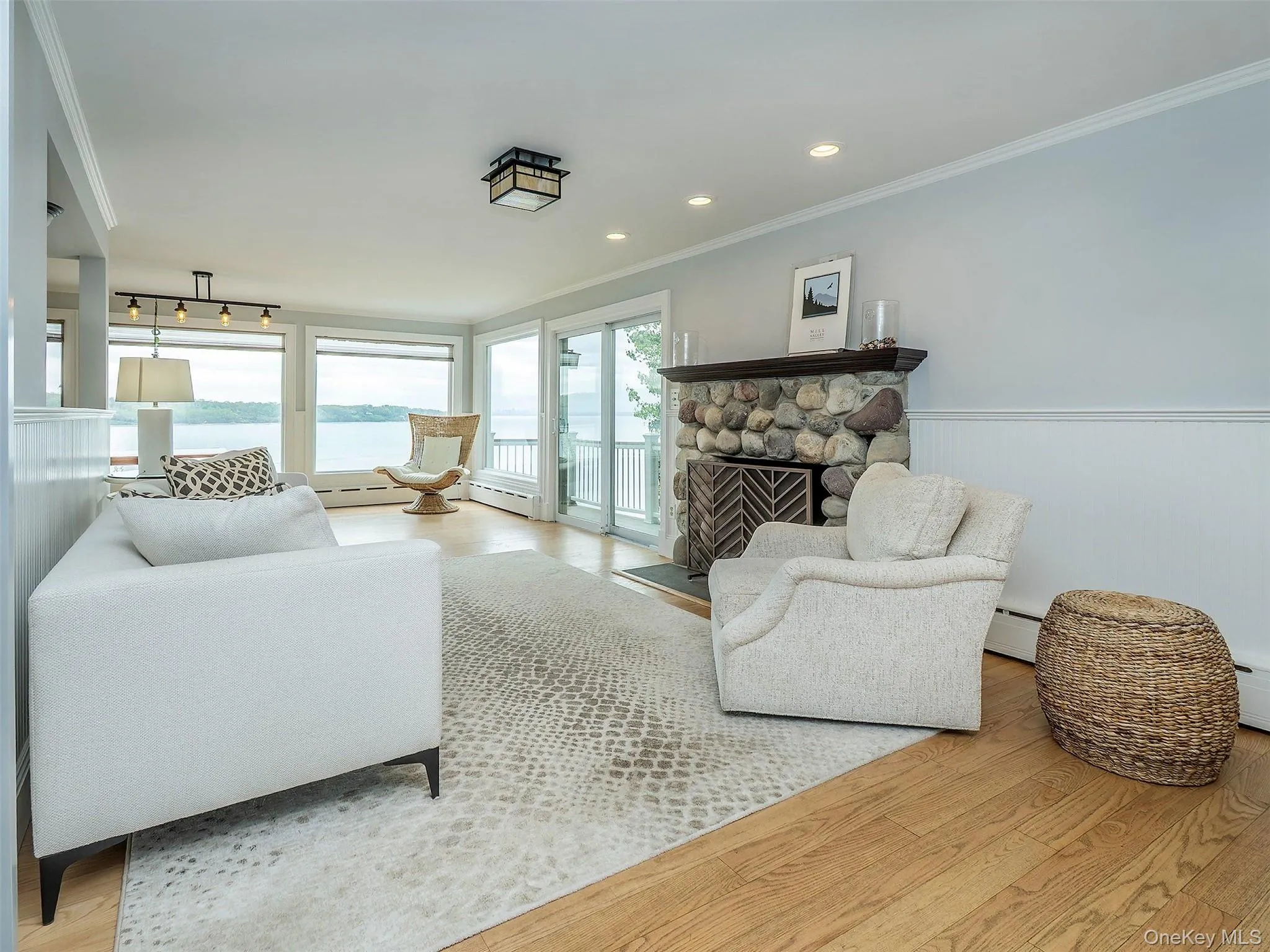 24 Bay Avenue, Oyster Bay, NY, 3 Bedrooms Bedrooms, 8 Rooms Rooms,3 BathroomsBathrooms,Residential Lease,For Rent,Bay,0,983570 24 Bay Avenue, Oyster Bay, NY, 3 Bedrooms Bedrooms, 8 Rooms Rooms,3 BathroomsBathrooms,Residential Lease,For Rent,Bay,0,983570