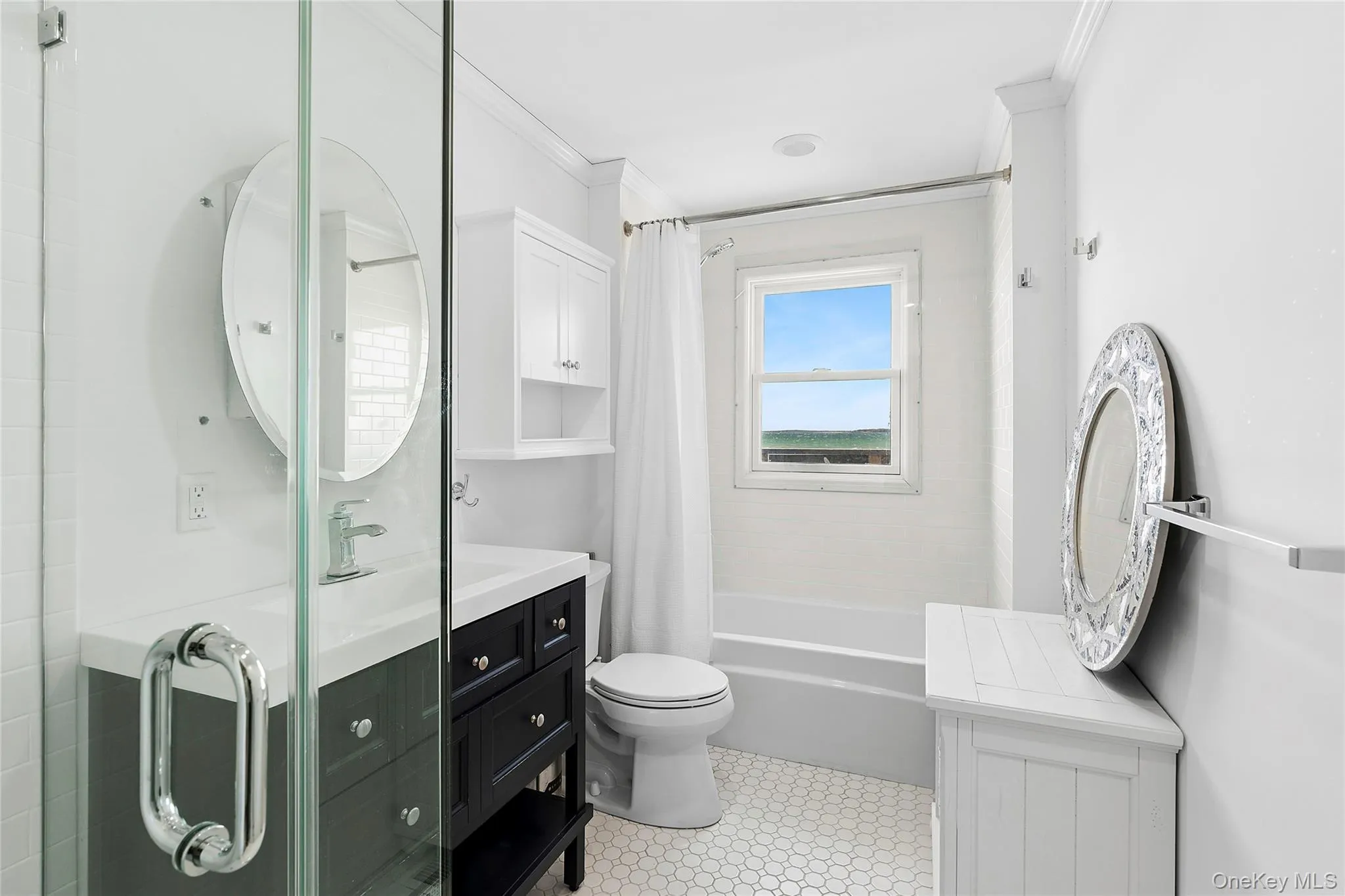21 E Shore Drive, Southampton, New York 11968