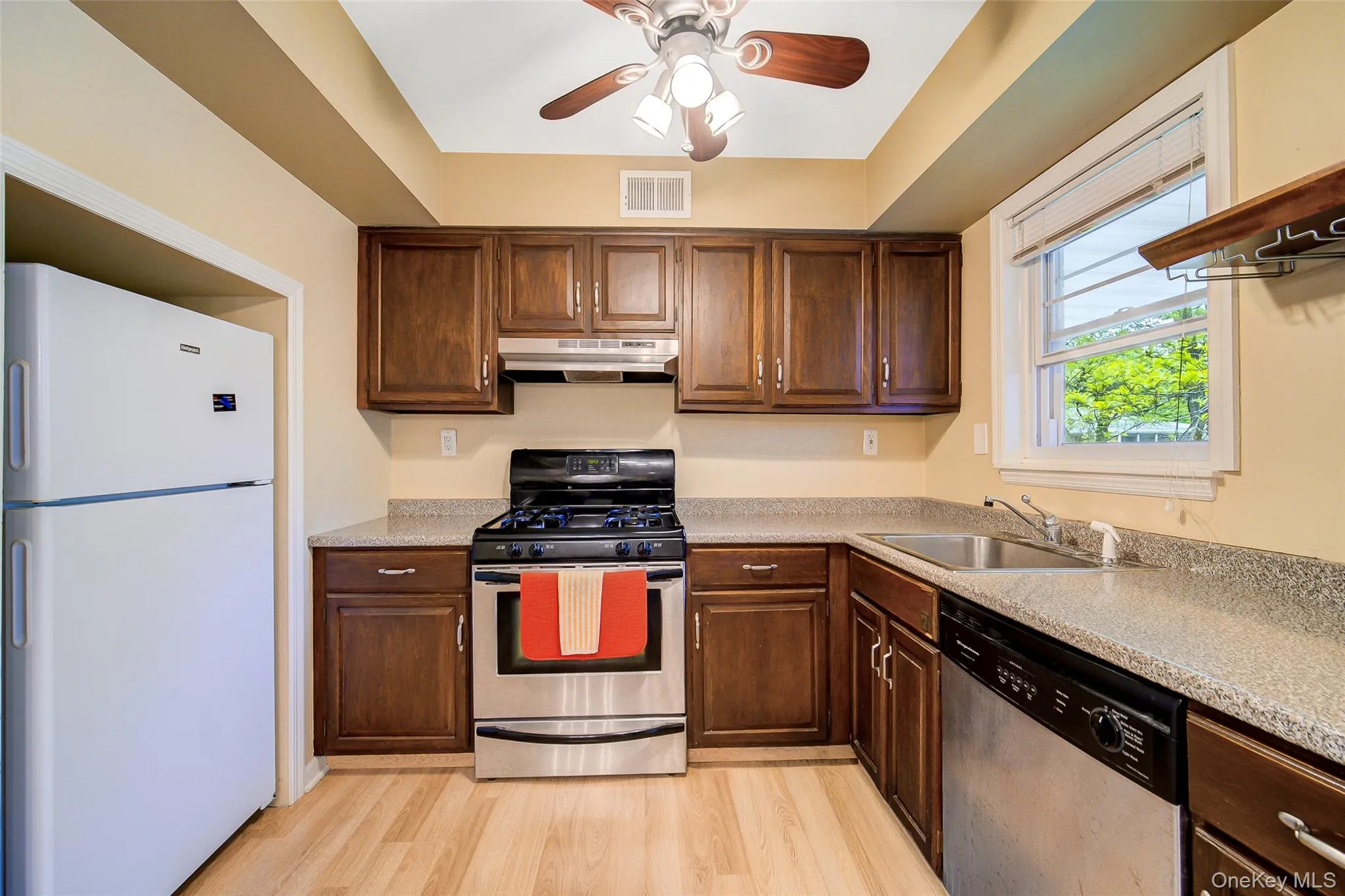 50 Bon Aire Circle, Ramapo, NY, 1 Bedroom Bedrooms, 3 Rooms Rooms,1 BathroomBathrooms,Residential,For Rent,Bon Aire,0,983604 50 Bon Aire Circle, Ramapo, NY, 1 Bedroom Bedrooms, 3 Rooms Rooms,1 BathroomBathrooms,Residential,For Rent,Bon Aire,0,983604