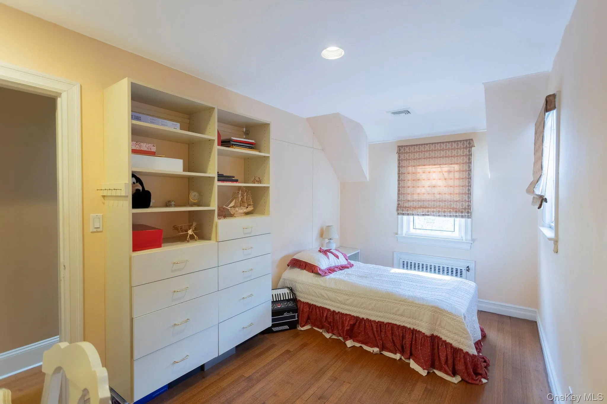 215-15 86th Avenue, New York, NY, 3 Bedrooms Bedrooms, 13 Rooms Rooms,2 BathroomsBathrooms,Residential,For Rent,86th,0,983612 215-15 86th Avenue, New York, NY, 3 Bedrooms Bedrooms, 13 Rooms Rooms,2 BathroomsBathrooms,Residential,For Rent,86th,0,983612
