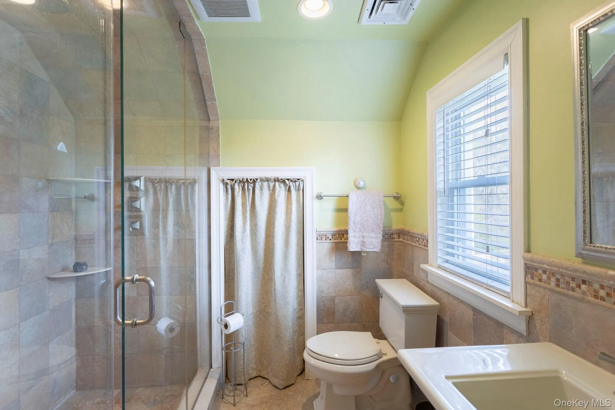 215-15 86th Avenue, New York, NY, 3 Bedrooms Bedrooms, 13 Rooms Rooms,2 BathroomsBathrooms,Residential,For Rent,86th,0,983612 215-15 86th Avenue, New York, NY, 3 Bedrooms Bedrooms, 13 Rooms Rooms,2 BathroomsBathrooms,Residential,For Rent,86th,0,983612