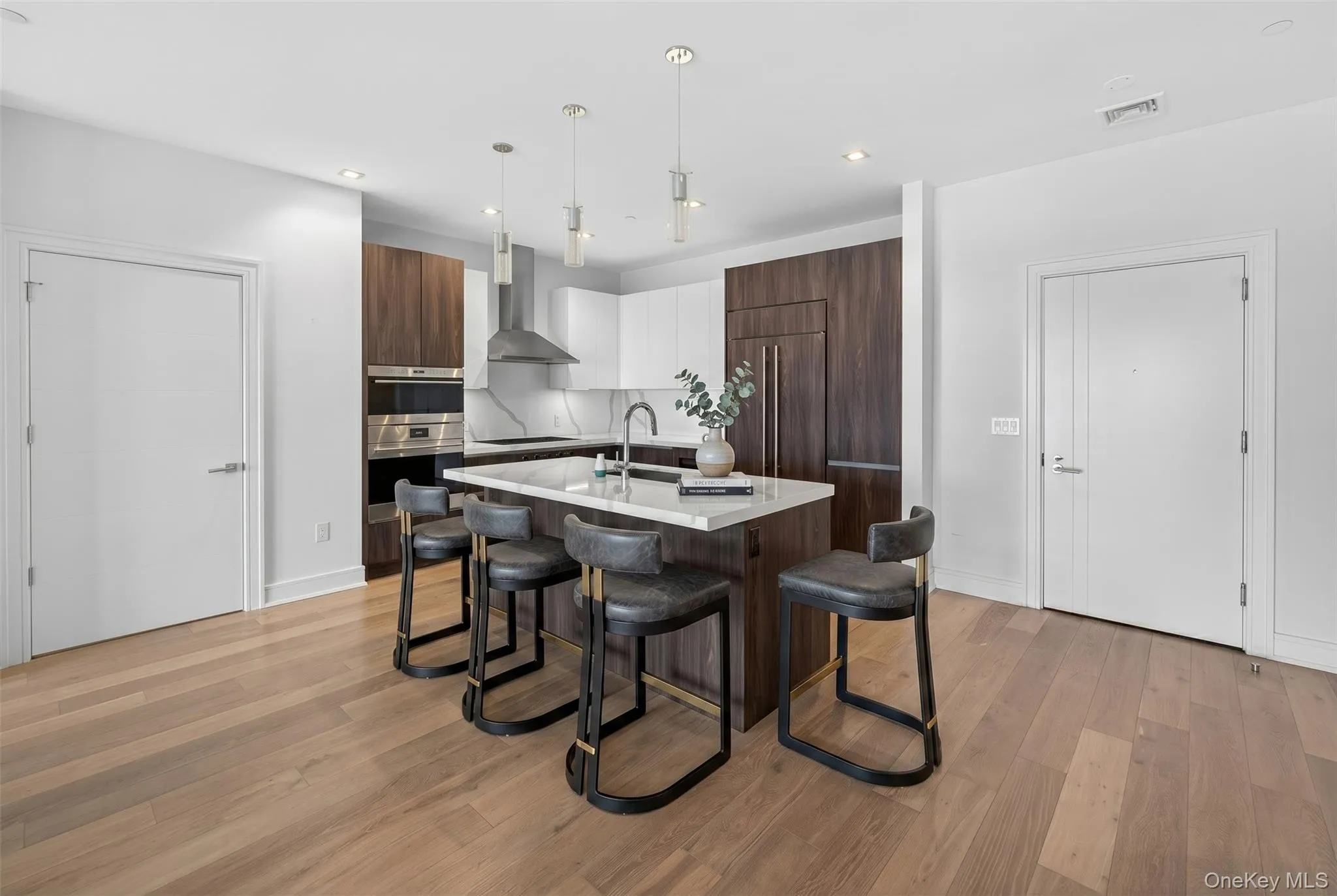 10 Shore Road, North Hempstead, NY, 2 Bedrooms Bedrooms, 7 Rooms Rooms,2 BathroomsBathrooms,Residential,For Rent,Shore,0,983633 10 Shore Road, North Hempstead, NY, 2 Bedrooms Bedrooms, 7 Rooms Rooms,2 BathroomsBathrooms,Residential,For Rent,Shore,0,983633