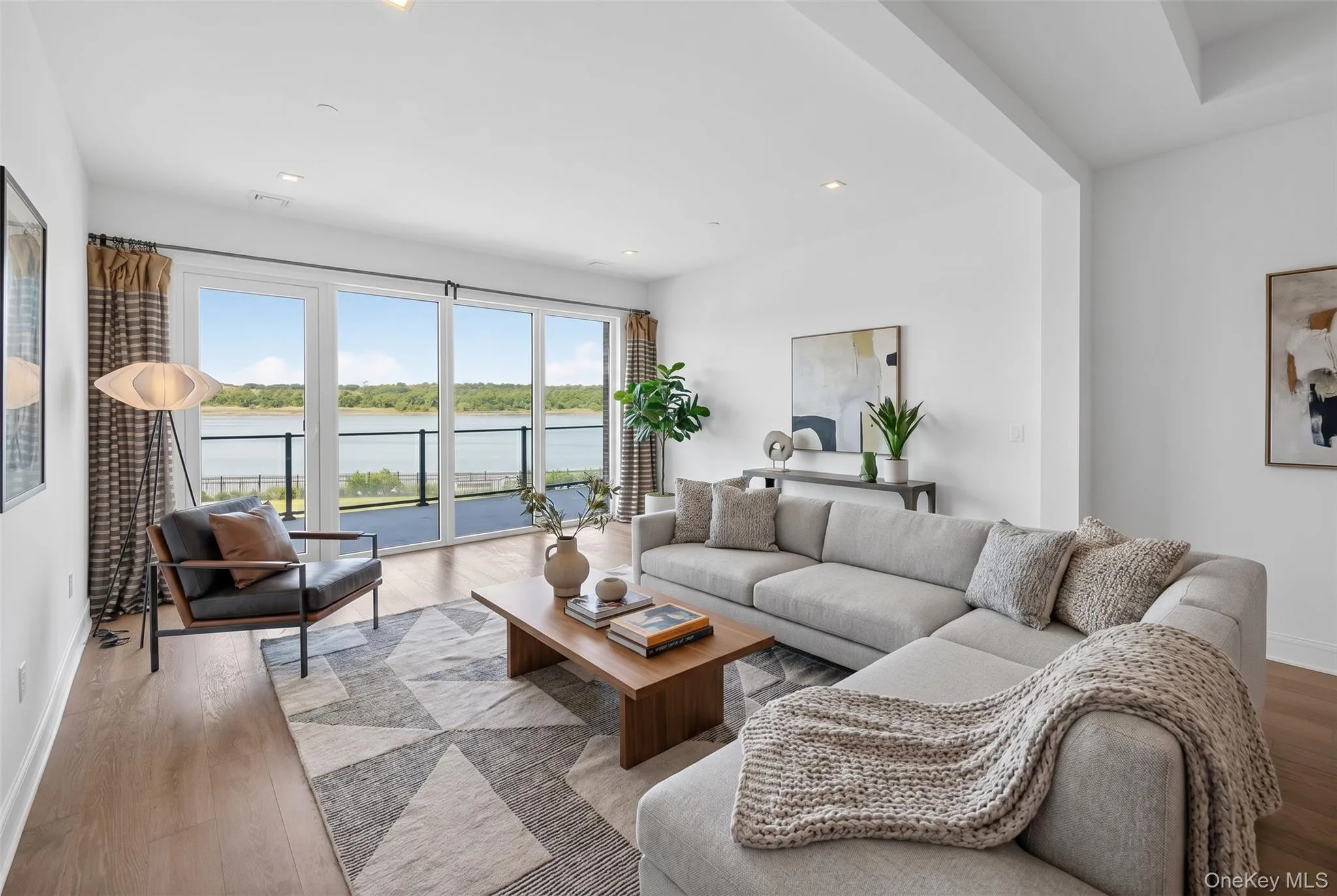 10 Shore Road, North Hempstead, NY, 2 Bedrooms Bedrooms, 7 Rooms Rooms,2 BathroomsBathrooms,Residential,For Rent,Shore,0,983633 10 Shore Road, North Hempstead, NY, 2 Bedrooms Bedrooms, 7 Rooms Rooms,2 BathroomsBathrooms,Residential,For Rent,Shore,0,983633
