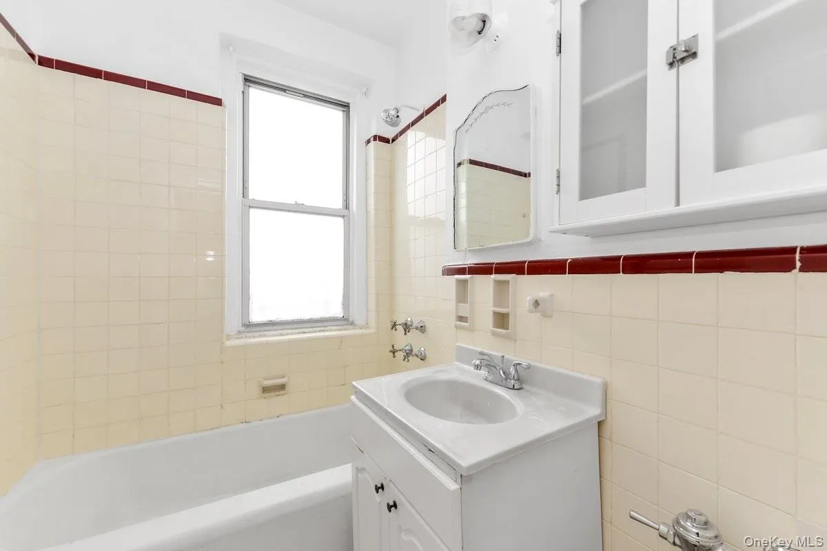 65-36 Wetherole St., New York, NY, 2 Bedrooms Bedrooms, 5 Rooms Rooms,1 BathroomBathrooms,Residential Lease,For Rent,Wetherole St.,0,983642 65-36 Wetherole St., New York, NY, 2 Bedrooms Bedrooms, 5 Rooms Rooms,1 BathroomBathrooms,Residential Lease,For Rent,Wetherole St.,0,983642