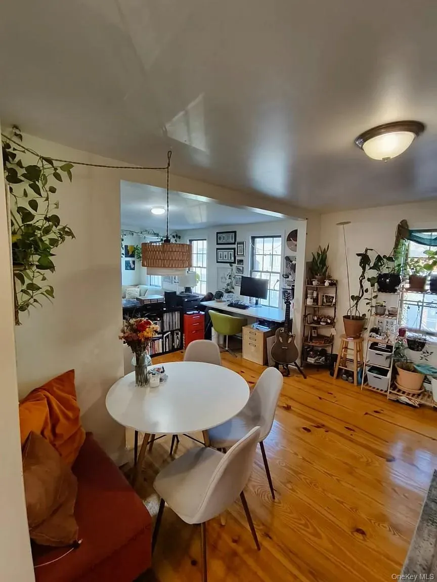 1009 Brown Street, Peekskill, NY, 1 Bedroom Bedrooms, 5 Rooms Rooms,1 BathroomBathrooms,Residential Lease,For Rent,Brown,0,983651 1009 Brown Street, Peekskill, NY, 1 Bedroom Bedrooms, 5 Rooms Rooms,1 BathroomBathrooms,Residential Lease,For Rent,Brown,0,983651