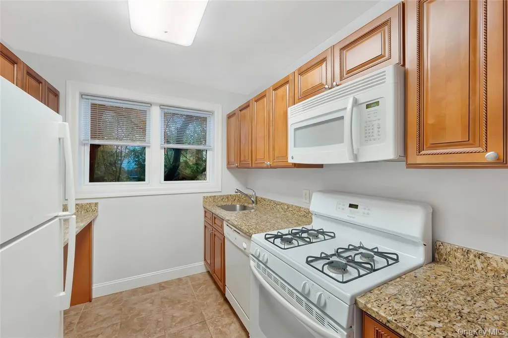 504 Pelham Road, New Rochelle, NY, 1 Bedroom Bedrooms, 3 Rooms Rooms,1 BathroomBathrooms,Residential Lease,For Rent,Pelham,0,983668 504 Pelham Road, New Rochelle, NY, 1 Bedroom Bedrooms, 3 Rooms Rooms,1 BathroomBathrooms,Residential Lease,For Rent,Pelham,0,983668