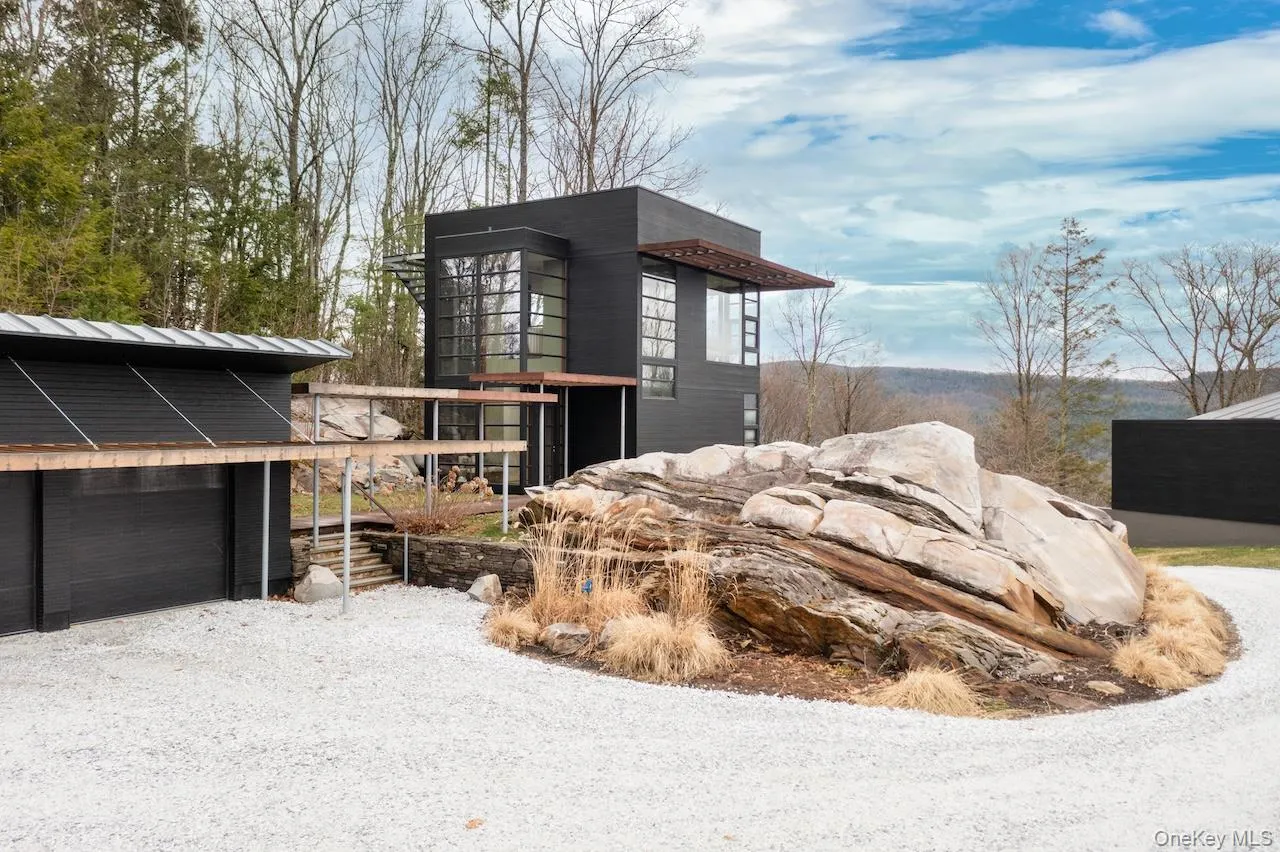 250 Long Pond Road, Out Of Area, MA, 9 Bedrooms Bedrooms, 10 Rooms Rooms,7 BathroomsBathrooms,Residential,For Rent,Long Pond,0,983669 250 Long Pond Road, Out Of Area, MA, 9 Bedrooms Bedrooms, 10 Rooms Rooms,7 BathroomsBathrooms,Residential,For Rent,Long Pond,0,983669