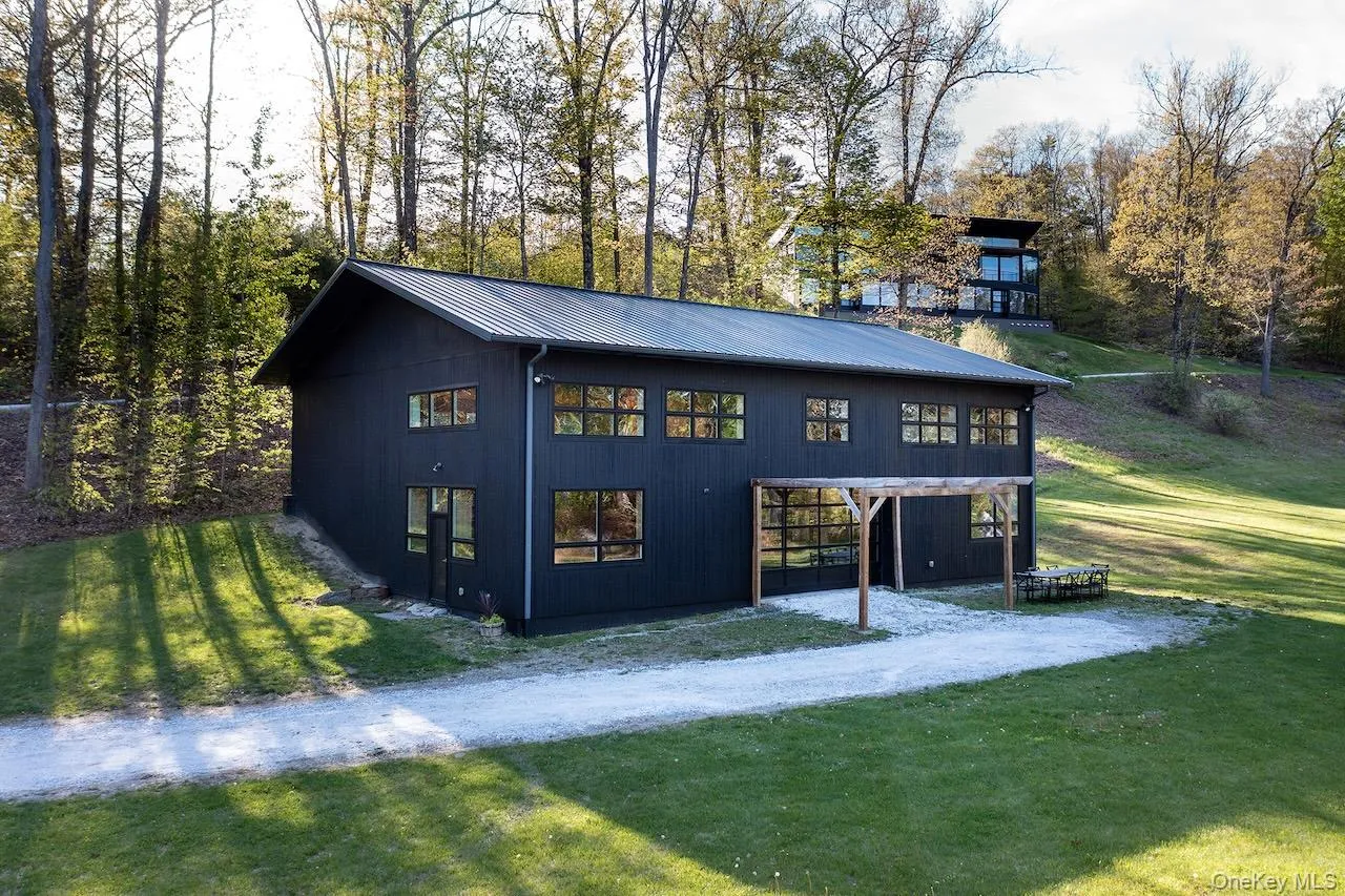 250 Long Pond Road, Out Of Area, MA, 9 Bedrooms Bedrooms, 10 Rooms Rooms,7 BathroomsBathrooms,Residential,For Rent,Long Pond,0,983669 250 Long Pond Road, Out Of Area, MA, 9 Bedrooms Bedrooms, 10 Rooms Rooms,7 BathroomsBathrooms,Residential,For Rent,Long Pond,0,983669