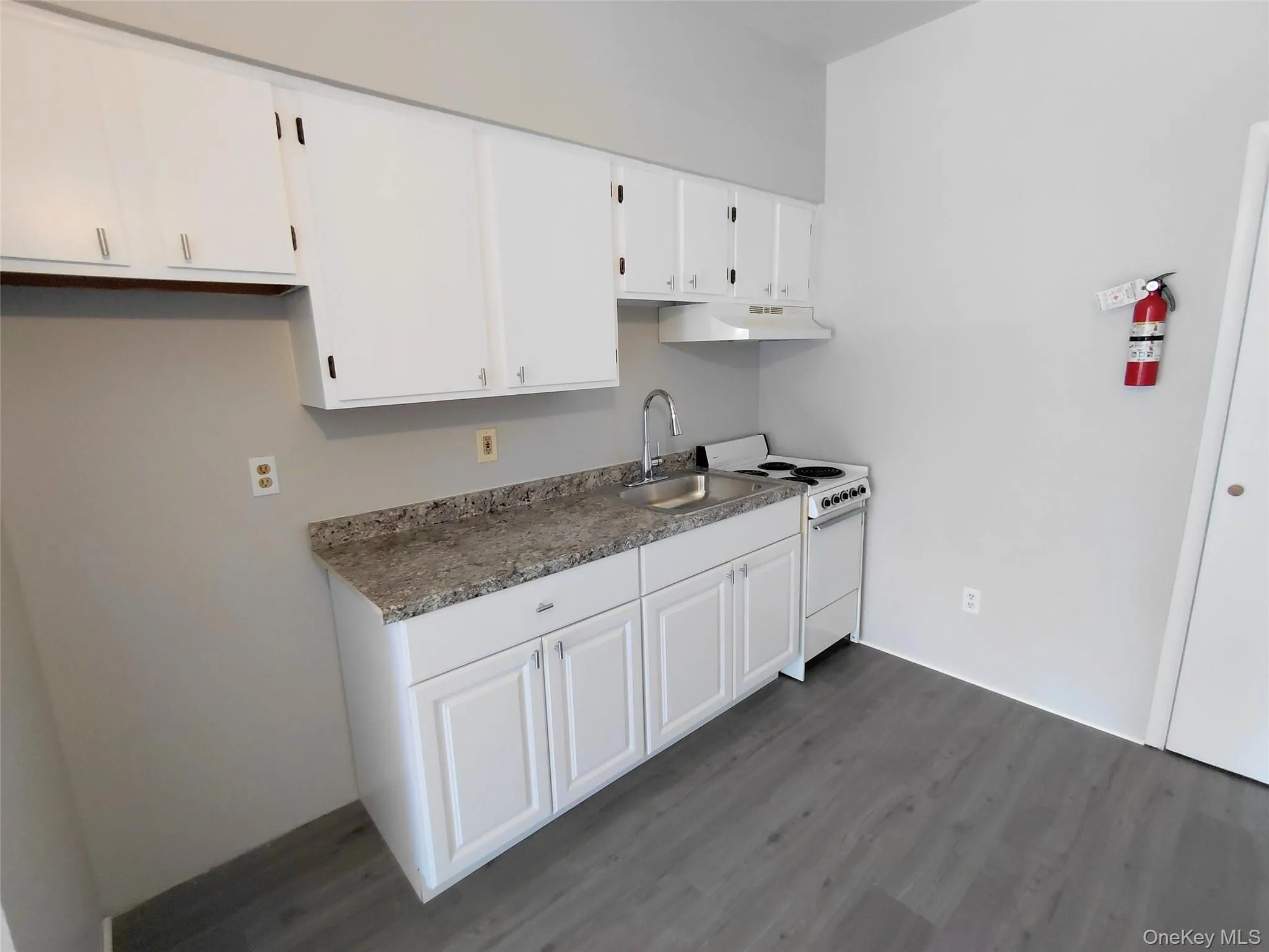 79 Franklin Street, Kingston, NY, 1 Bedroom Bedrooms, 3 Rooms Rooms,1 BathroomBathrooms,Residential Lease,For Rent,Franklin,0,983670 79 Franklin Street, Kingston, NY, 1 Bedroom Bedrooms, 3 Rooms Rooms,1 BathroomBathrooms,Residential Lease,For Rent,Franklin,0,983670