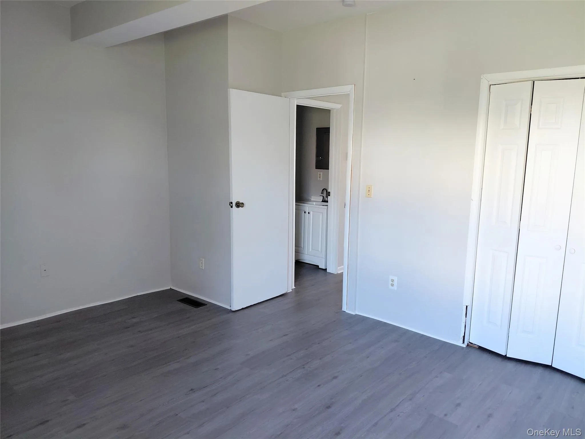 79 Franklin Street, Kingston, NY, 1 Bedroom Bedrooms, 3 Rooms Rooms,1 BathroomBathrooms,Residential Lease,For Rent,Franklin,0,983670 79 Franklin Street, Kingston, NY, 1 Bedroom Bedrooms, 3 Rooms Rooms,1 BathroomBathrooms,Residential Lease,For Rent,Franklin,0,983670