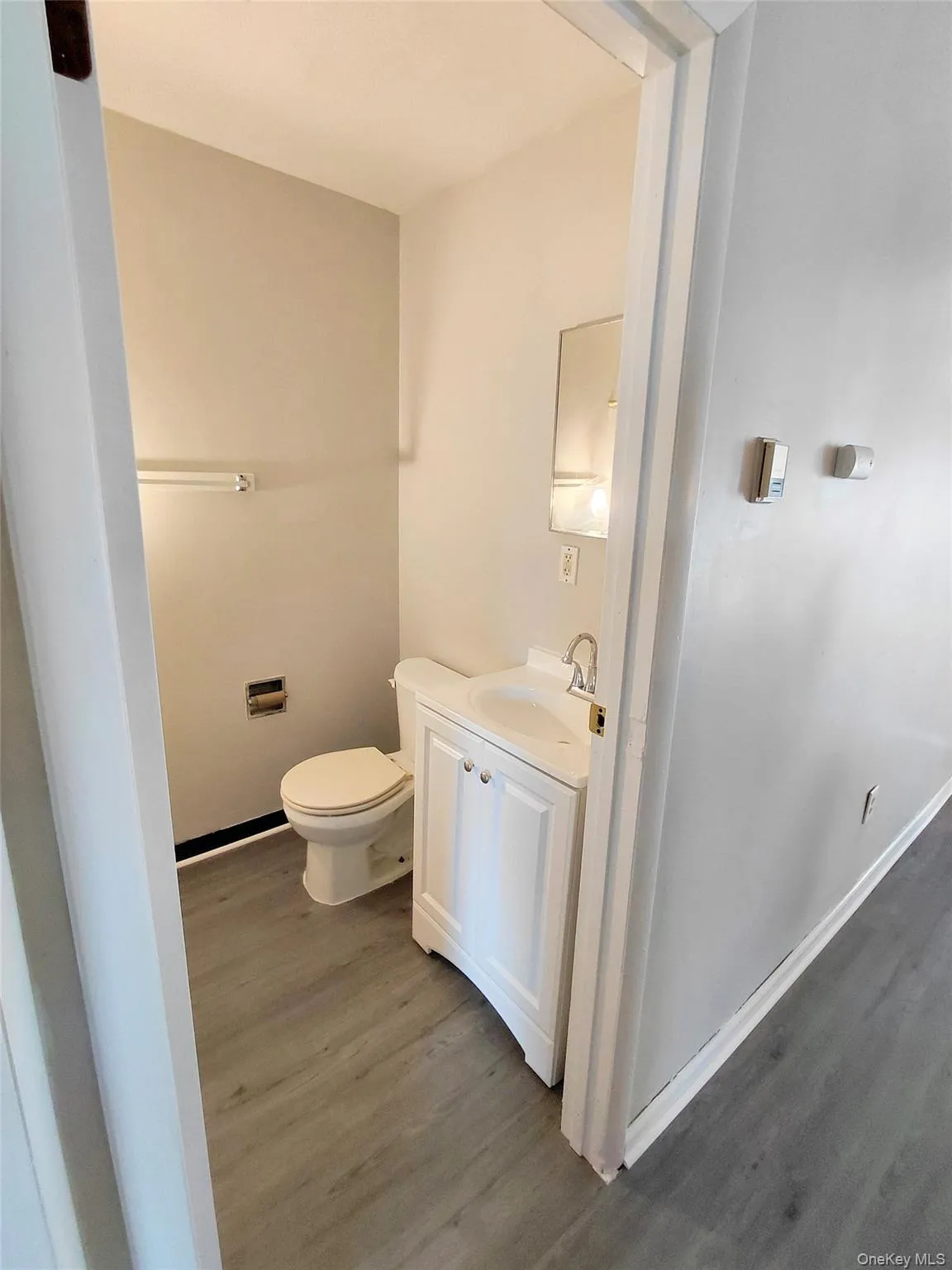 79 Franklin Street, Kingston, NY, 1 Bedroom Bedrooms, 3 Rooms Rooms,1 BathroomBathrooms,Residential Lease,For Rent,Franklin,0,983670 79 Franklin Street, Kingston, NY, 1 Bedroom Bedrooms, 3 Rooms Rooms,1 BathroomBathrooms,Residential Lease,For Rent,Franklin,0,983670