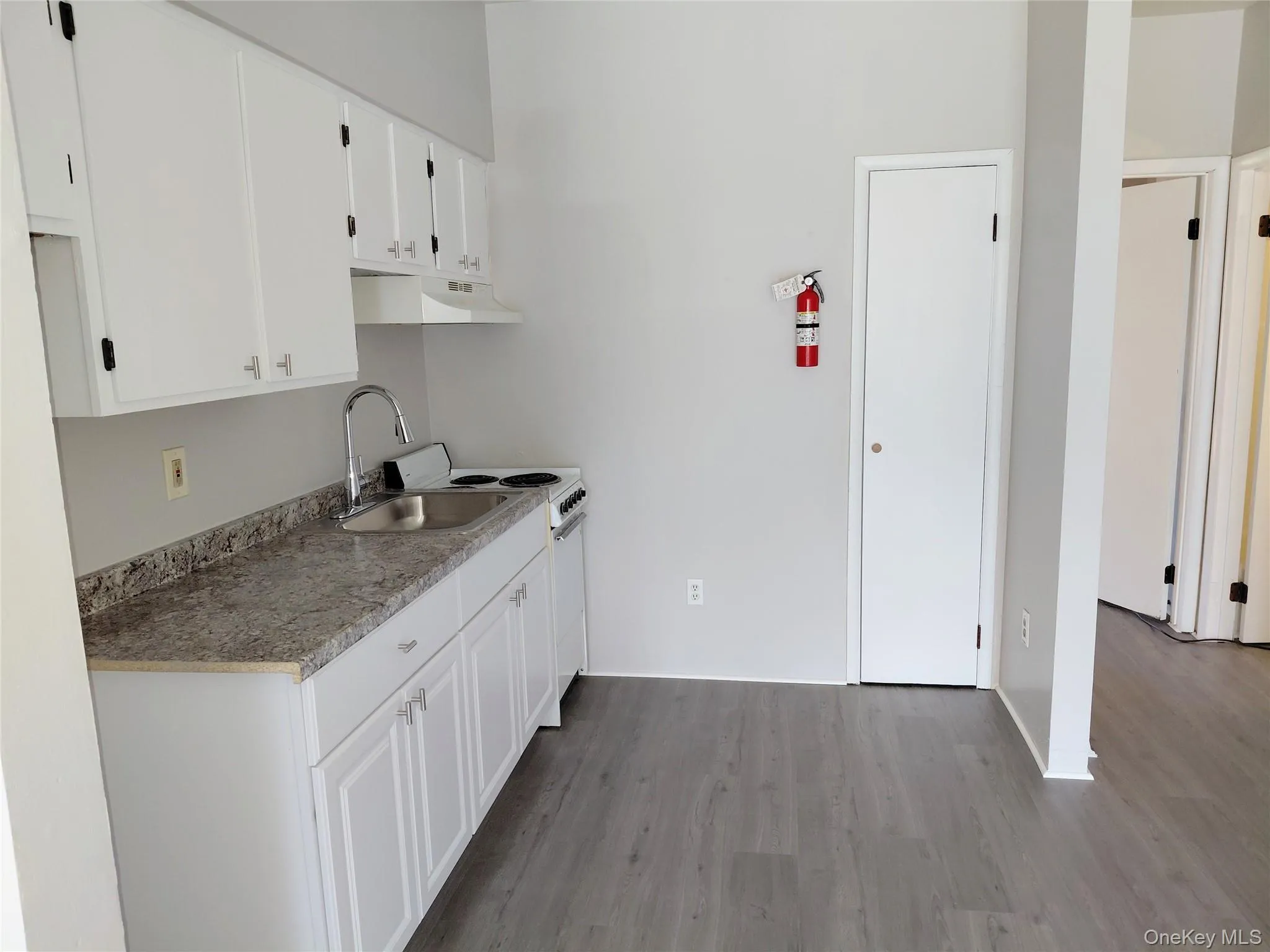 79 Franklin Street, Kingston, NY, 1 Bedroom Bedrooms, 3 Rooms Rooms,1 BathroomBathrooms,Residential Lease,For Rent,Franklin,0,983670 79 Franklin Street, Kingston, NY, 1 Bedroom Bedrooms, 3 Rooms Rooms,1 BathroomBathrooms,Residential Lease,For Rent,Franklin,0,983670