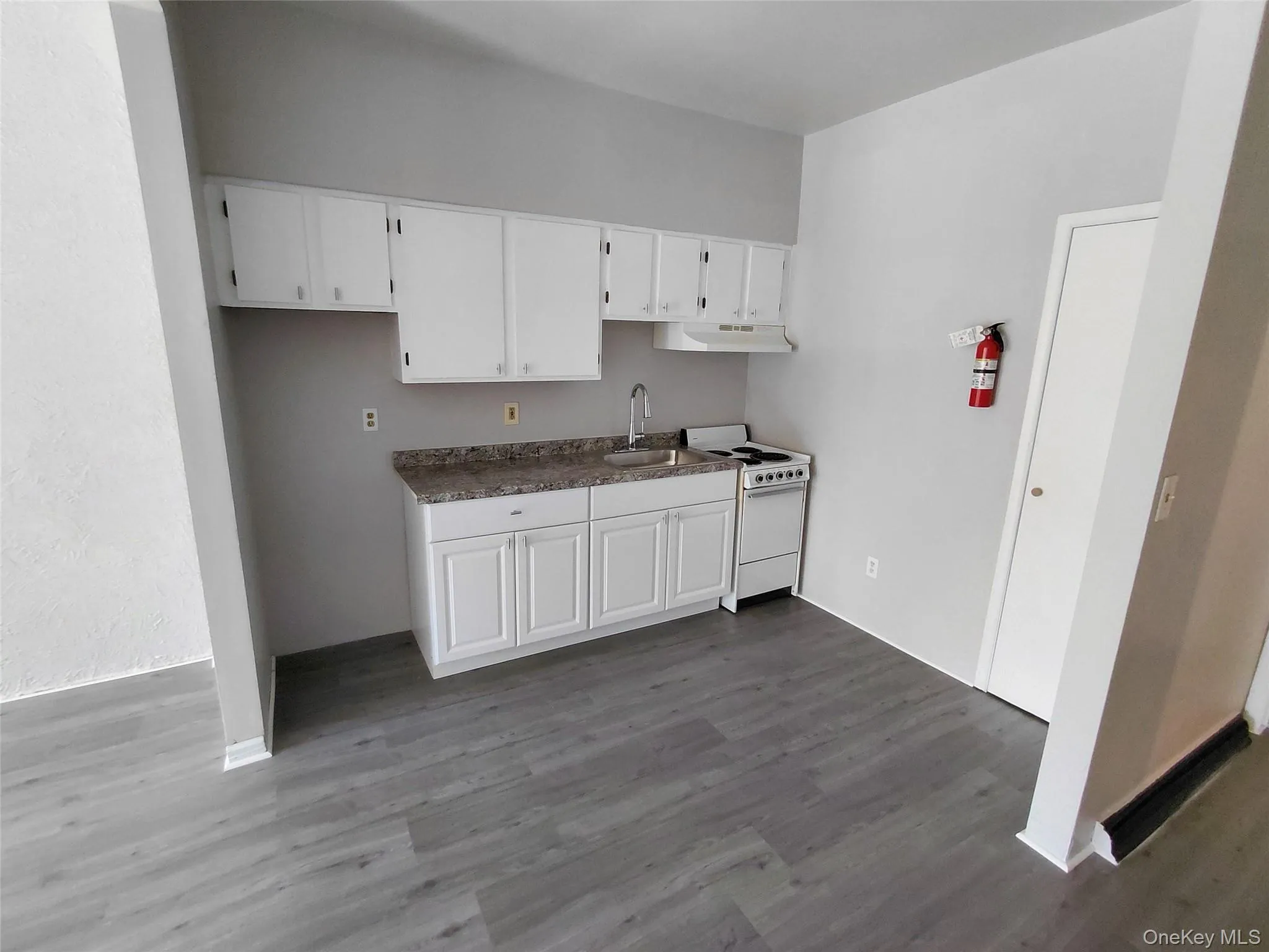 79 Franklin Street, Kingston, NY, 1 Bedroom Bedrooms, 3 Rooms Rooms,1 BathroomBathrooms,Residential Lease,For Rent,Franklin,0,983670 79 Franklin Street, Kingston, NY, 1 Bedroom Bedrooms, 3 Rooms Rooms,1 BathroomBathrooms,Residential Lease,For Rent,Franklin,0,983670
