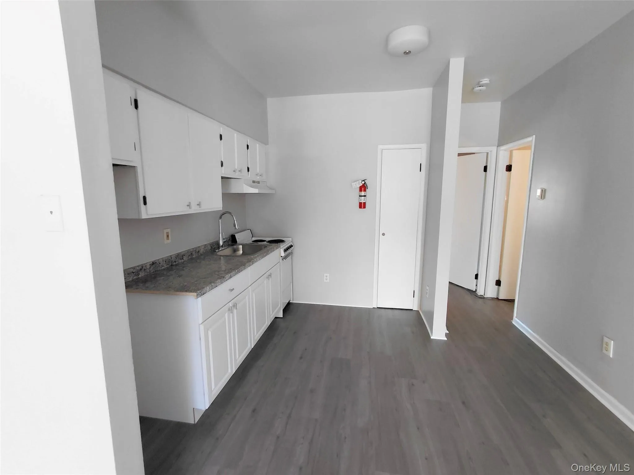 79 Franklin Street, Kingston, NY, 1 Bedroom Bedrooms, 3 Rooms Rooms,1 BathroomBathrooms,Residential Lease,For Rent,Franklin,0,983670 79 Franklin Street, Kingston, NY, 1 Bedroom Bedrooms, 3 Rooms Rooms,1 BathroomBathrooms,Residential Lease,For Rent,Franklin,0,983670