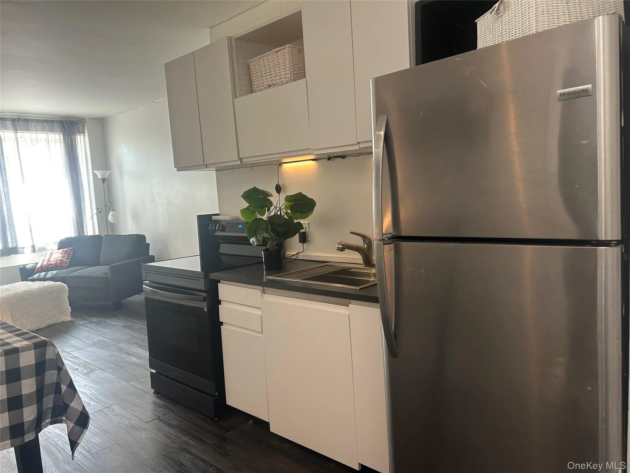 855 Broadway, Long Beach, NY, 3 Room Rooms,1 BathroomBathrooms,Residential Lease,For Rent,Broadway,0,983671 855 Broadway, Long Beach, NY, 3 Room Rooms,1 BathroomBathrooms,Residential Lease,For Rent,Broadway,0,983671
