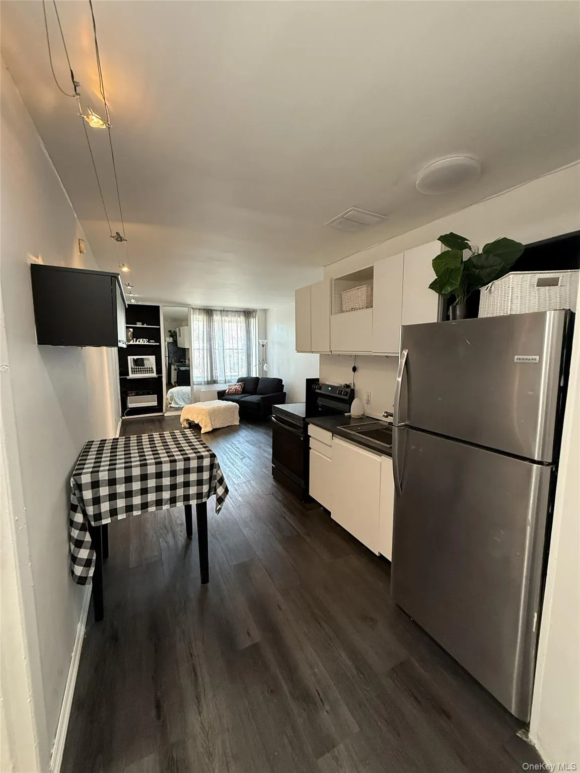 855 Broadway, Long Beach, NY, 3 Rooms Rooms,1 BathroomBathrooms,Residential Lease,For Rent,Broadway,0,983671 855 Broadway, Long Beach, NY, 3 Rooms Rooms,1 BathroomBathrooms,Residential Lease,For Rent,Broadway,0,983671