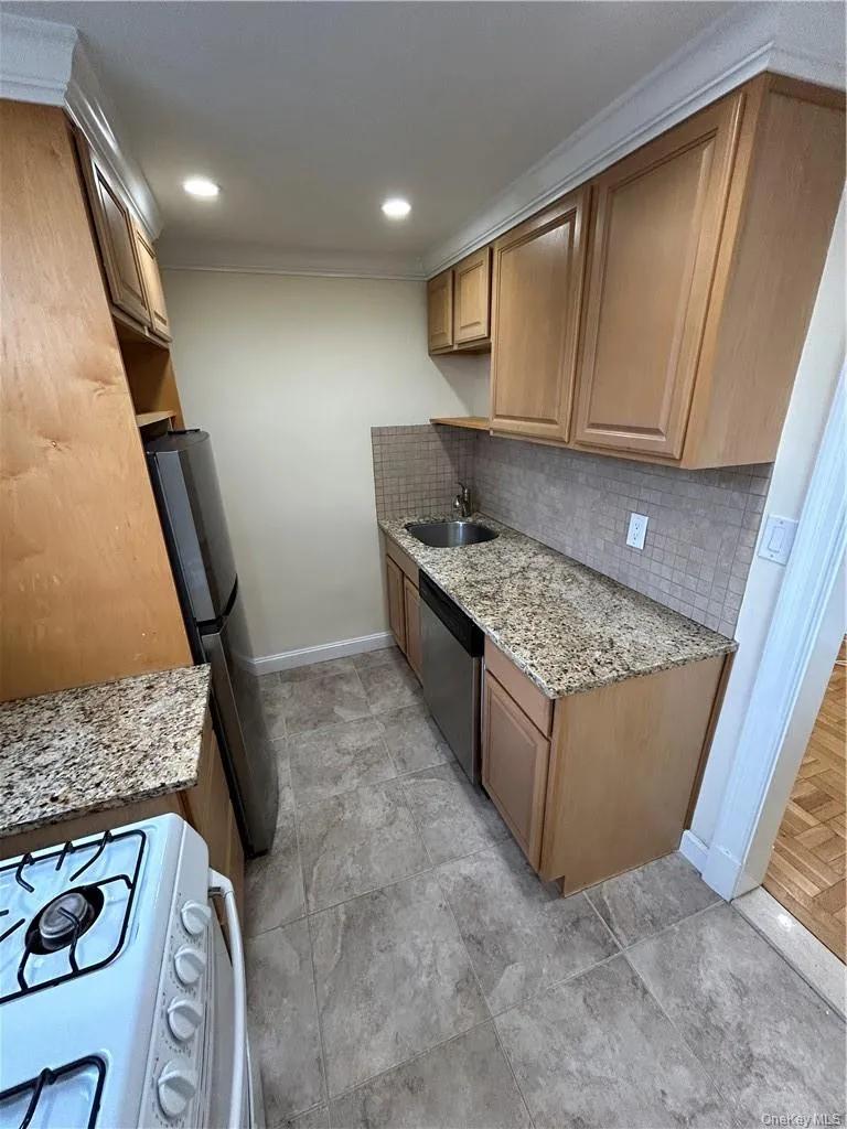 210 Pelham Road, New Rochelle, NY, 1 Bedroom Bedrooms, 3 Rooms Rooms,1 BathroomBathrooms,Residential Lease,For Rent,Pelham,0,983689 210 Pelham Road, New Rochelle, NY, 1 Bedroom Bedrooms, 3 Rooms Rooms,1 BathroomBathrooms,Residential Lease,For Rent,Pelham,0,983689