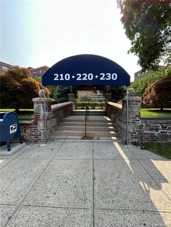 210 Pelham Road, New Rochelle, NY, 1 Bedroom Bedrooms, 3 Rooms Rooms,1 BathroomBathrooms,Residential Lease,For Rent,Pelham,0,983689 210 Pelham Road, New Rochelle, NY, 1 Bedroom Bedrooms, 3 Rooms Rooms,1 BathroomBathrooms,Residential Lease,For Rent,Pelham,0,983689