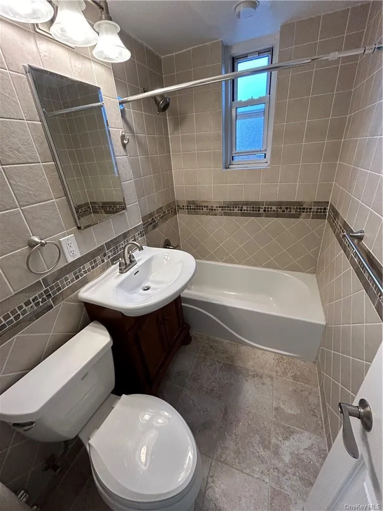 210 Pelham Road, New Rochelle, NY, 1 Bedroom Bedrooms, 3 Rooms Rooms,1 BathroomBathrooms,Residential Lease,For Rent,Pelham,0,983689 210 Pelham Road, New Rochelle, NY, 1 Bedroom Bedrooms, 3 Rooms Rooms,1 BathroomBathrooms,Residential Lease,For Rent,Pelham,0,983689