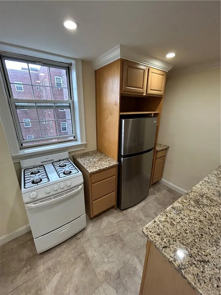 210 Pelham Road, New Rochelle, NY, 1 Bedroom Bedrooms, 3 Rooms Rooms,1 BathroomBathrooms,Residential Lease,For Rent,Pelham,0,983689 210 Pelham Road, New Rochelle, NY, 1 Bedroom Bedrooms, 3 Rooms Rooms,1 BathroomBathrooms,Residential Lease,For Rent,Pelham,0,983689