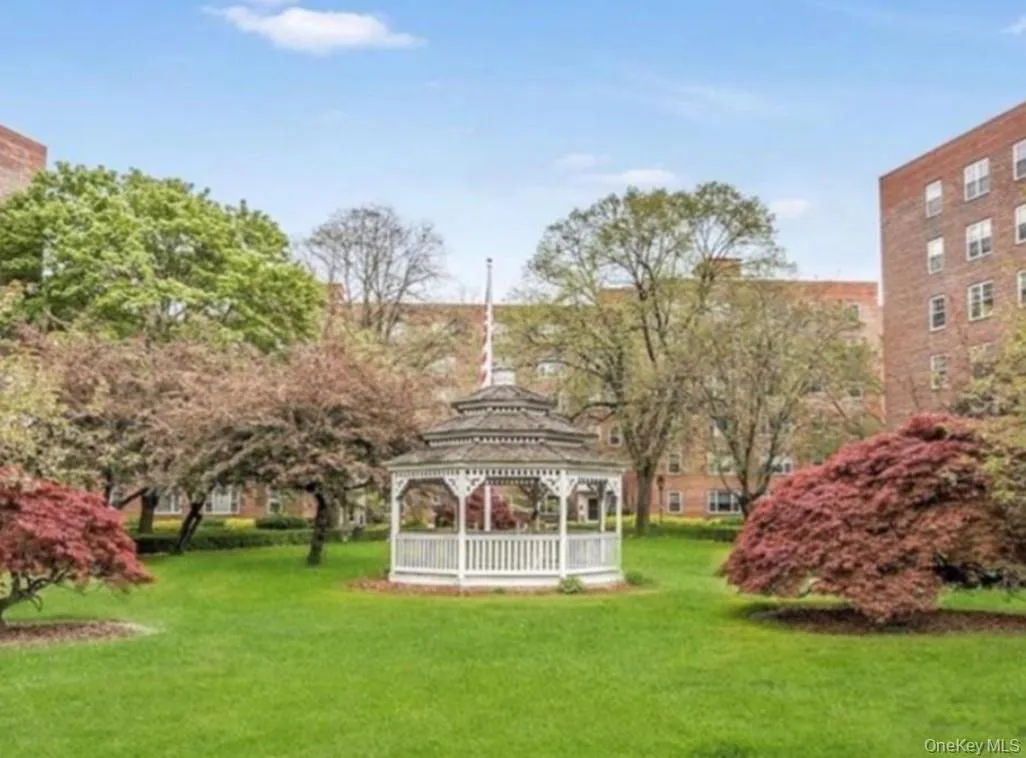 210 Pelham Road, New Rochelle, NY, 1 Bedroom Bedrooms, 3 Rooms Rooms,1 BathroomBathrooms,Residential Lease,For Rent,Pelham,0,983689 210 Pelham Road, New Rochelle, NY, 1 Bedroom Bedrooms, 3 Rooms Rooms,1 BathroomBathrooms,Residential Lease,For Rent,Pelham,0,983689