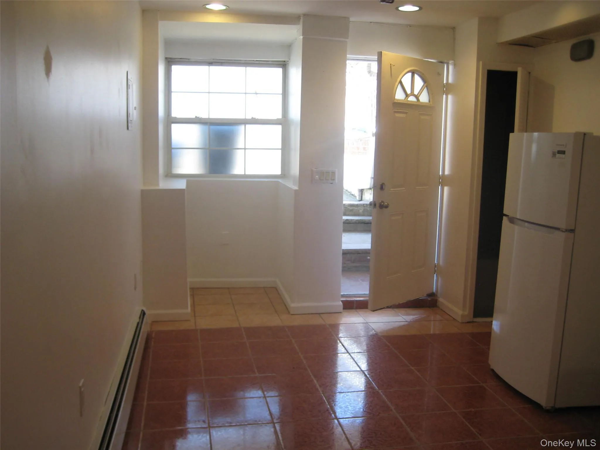 4630 Bell Boulevard, New York, NY, 1 Bedroom Bedrooms, 2 Rooms Rooms,1 BathroomBathrooms,Residential Lease,For Rent,Bell,0,983709 4630 Bell Boulevard, New York, NY, 1 Bedroom Bedrooms, 2 Rooms Rooms,1 BathroomBathrooms,Residential Lease,For Rent,Bell,0,983709
