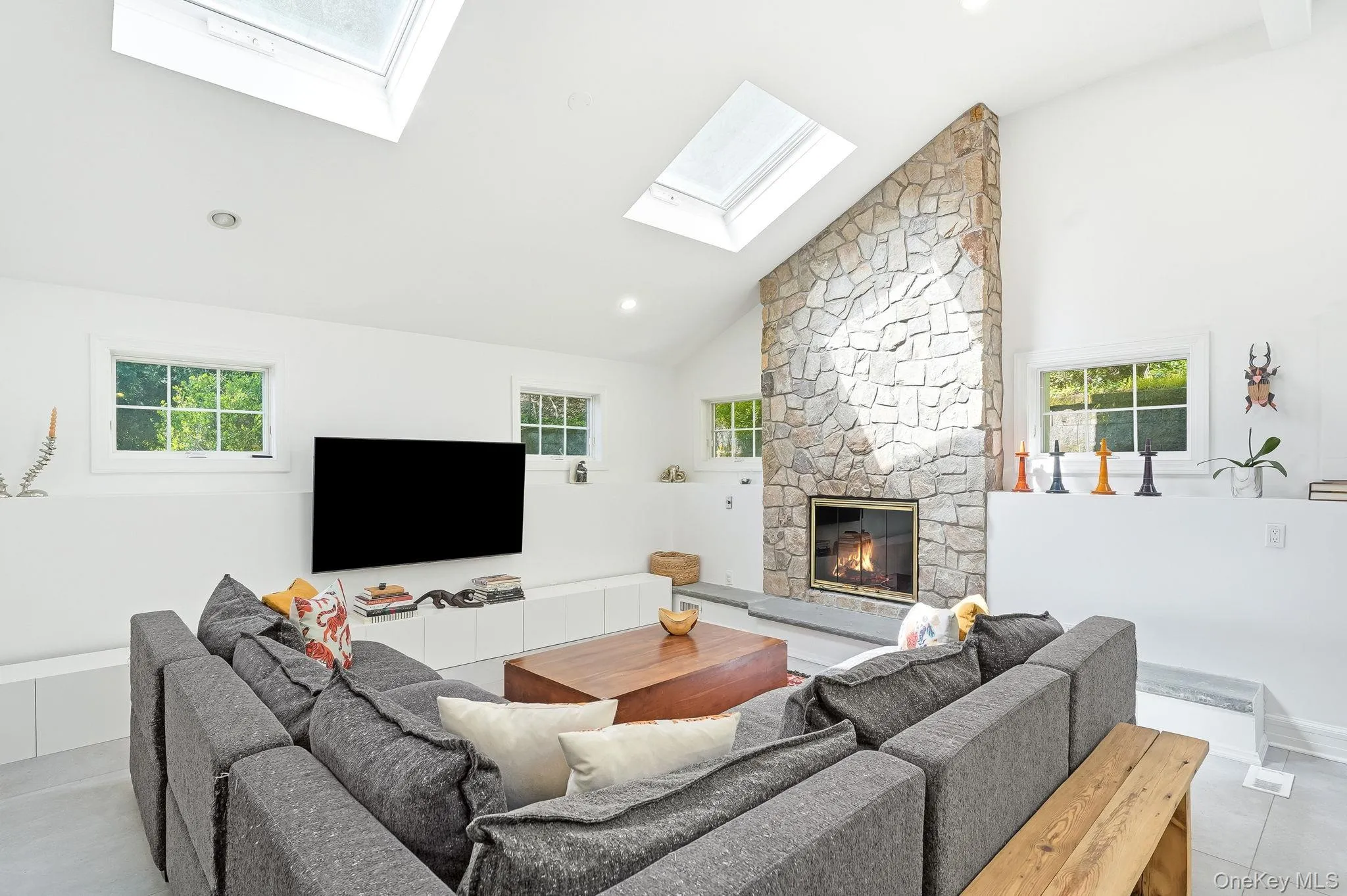 60 Hillside Lane, New Rochelle, NY, 4 Bedrooms Bedrooms, 9 Rooms Rooms,4 BathroomsBathrooms,Residential Lease,For Rent,Hillside,0,983717 60 Hillside Lane, New Rochelle, NY, 4 Bedrooms Bedrooms, 9 Rooms Rooms,4 BathroomsBathrooms,Residential Lease,For Rent,Hillside,0,983717