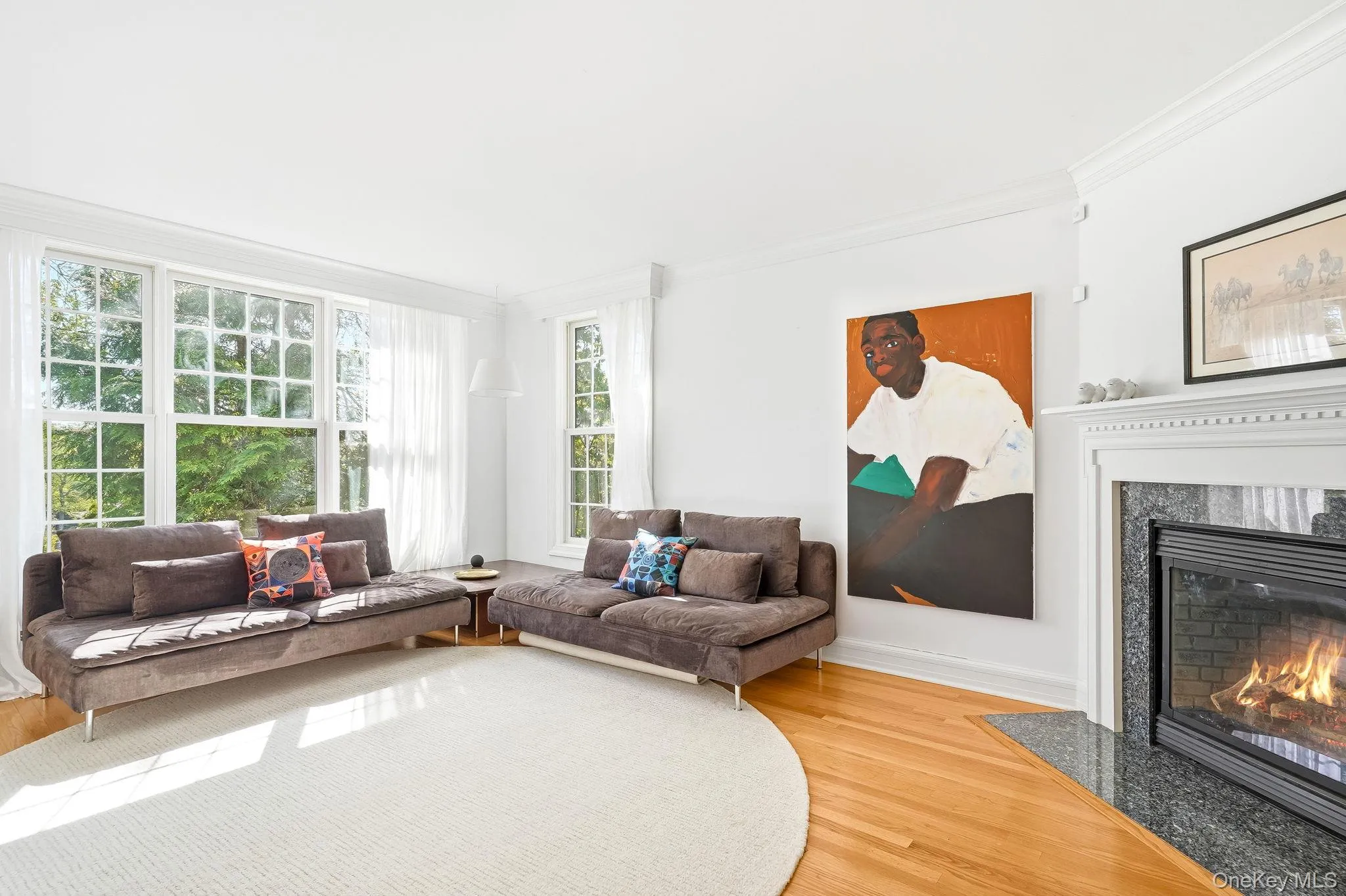 Oversized windows invite in peaceful, bright light. Oversized windows invite in peaceful, bright light.