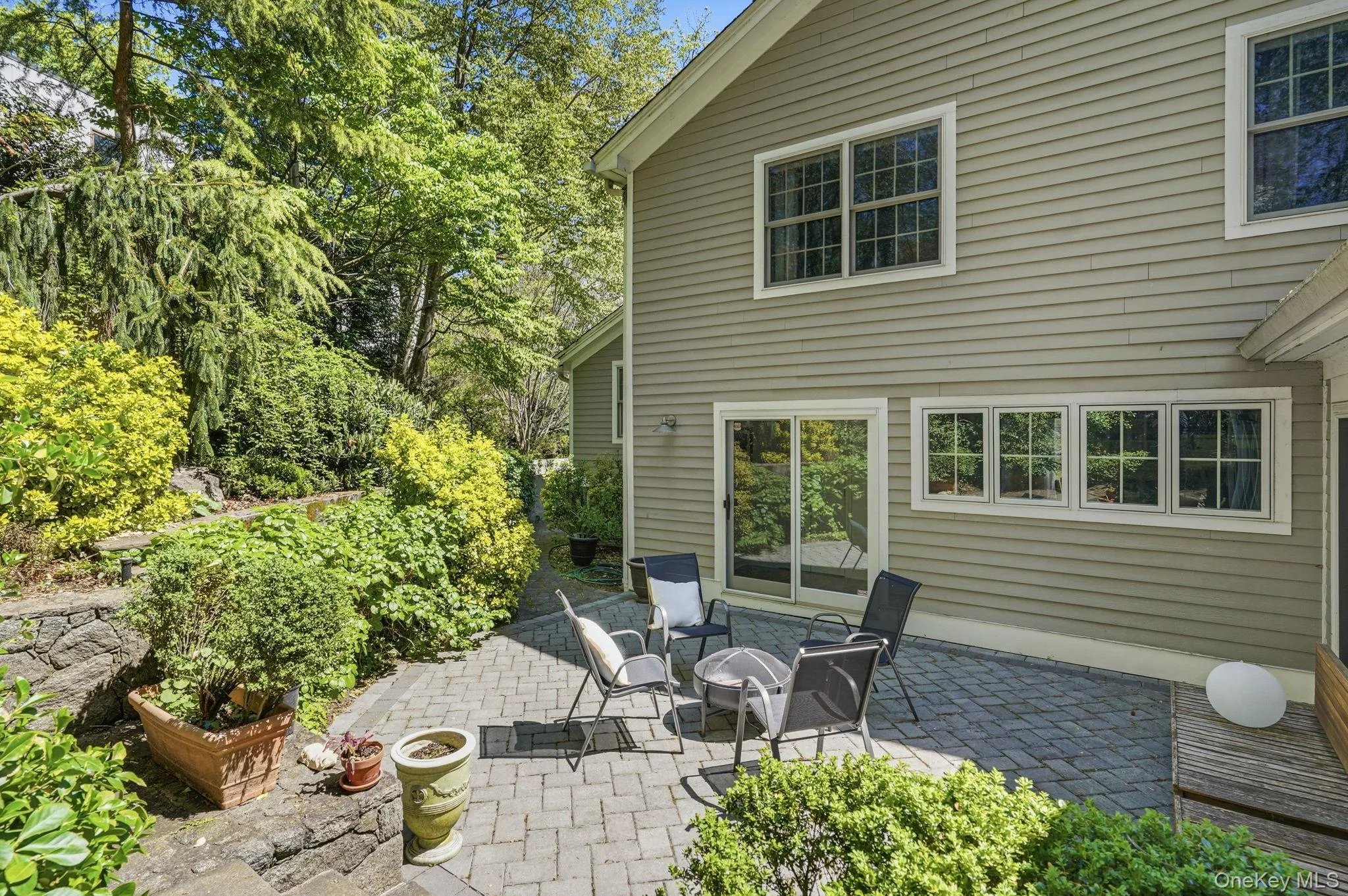 View of the back patio. View of the back patio.