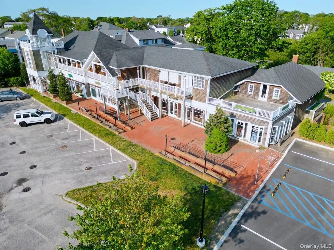 132 Main Street, Southampton, NY, ,Commercial Lease,For Rent,Main,0,983730 132 Main Street, Southampton, NY, ,Commercial Lease,For Rent,Main,0,983730