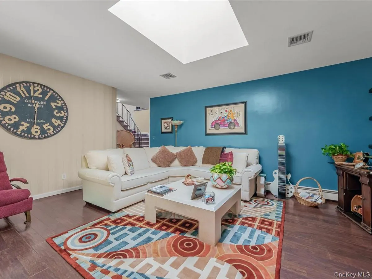 254 Meredith Lane, Hempstead, NY, 4 Bedrooms Bedrooms, 8 Rooms Rooms,2 BathroomsBathrooms,Residential,For Rent,Meredith,0,983739 254 Meredith Lane, Hempstead, NY, 4 Bedrooms Bedrooms, 8 Rooms Rooms,2 BathroomsBathrooms,Residential,For Rent,Meredith,0,983739