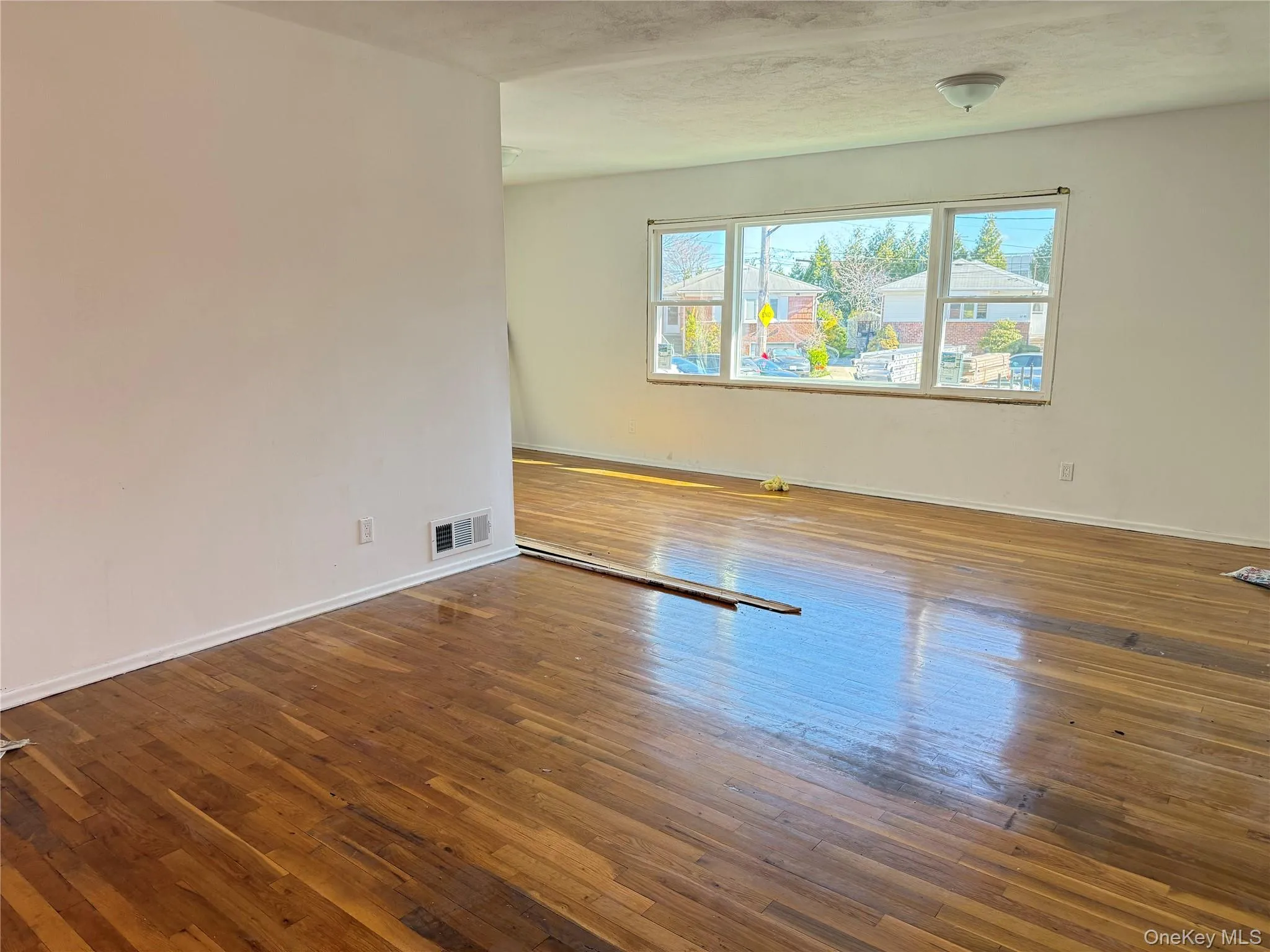 57-10 246th Place, New York, NY, 3 Bedrooms Bedrooms, 6 Rooms Rooms,2 BathroomsBathrooms,Residential Lease,For Rent,246th,0,983741 57-10 246th Place, New York, NY, 3 Bedrooms Bedrooms, 6 Rooms Rooms,2 BathroomsBathrooms,Residential Lease,For Rent,246th,0,983741