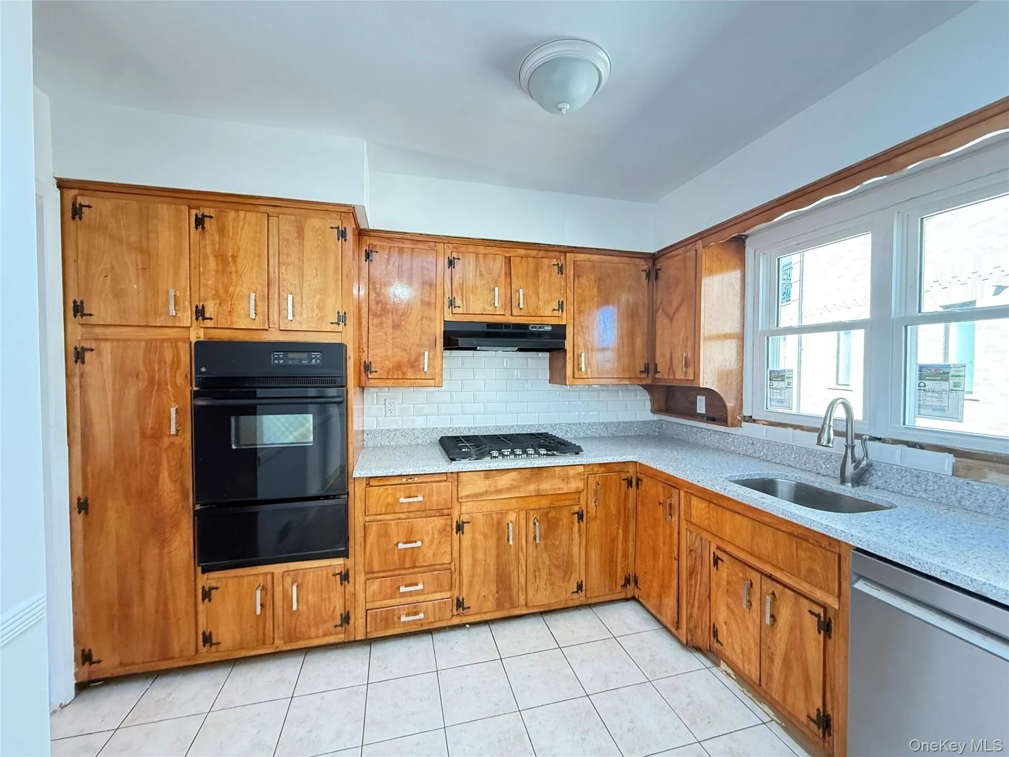 57-10 246th Place, New York, NY, 3 Bedrooms Bedrooms, 6 Rooms Rooms,2 BathroomsBathrooms,Residential Lease,For Rent,246th,0,983741 57-10 246th Place, New York, NY, 3 Bedrooms Bedrooms, 6 Rooms Rooms,2 BathroomsBathrooms,Residential Lease,For Rent,246th,0,983741