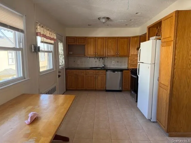 268 Schenck Avenue, North Hempstead, NY, 4 Bedrooms Bedrooms, 7 Rooms Rooms,2 BathroomsBathrooms,Residential Lease,For Rent,Schenck,0,983750 268 Schenck Avenue, North Hempstead, NY, 4 Bedrooms Bedrooms, 7 Rooms Rooms,2 BathroomsBathrooms,Residential Lease,For Rent,Schenck,0,983750