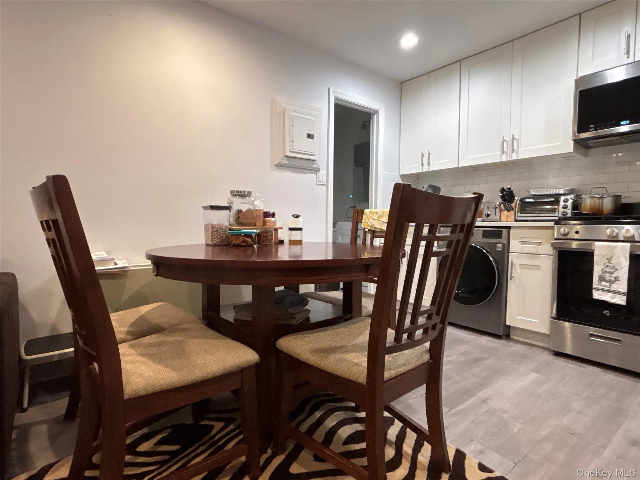 30 Barstow Road, North Hempstead, NY, 2 Rooms Rooms,1 BathroomBathrooms,Residential Lease,For Rent,Barstow,0,983762 30 Barstow Road, North Hempstead, NY, 2 Rooms Rooms,1 BathroomBathrooms,Residential Lease,For Rent,Barstow,0,983762