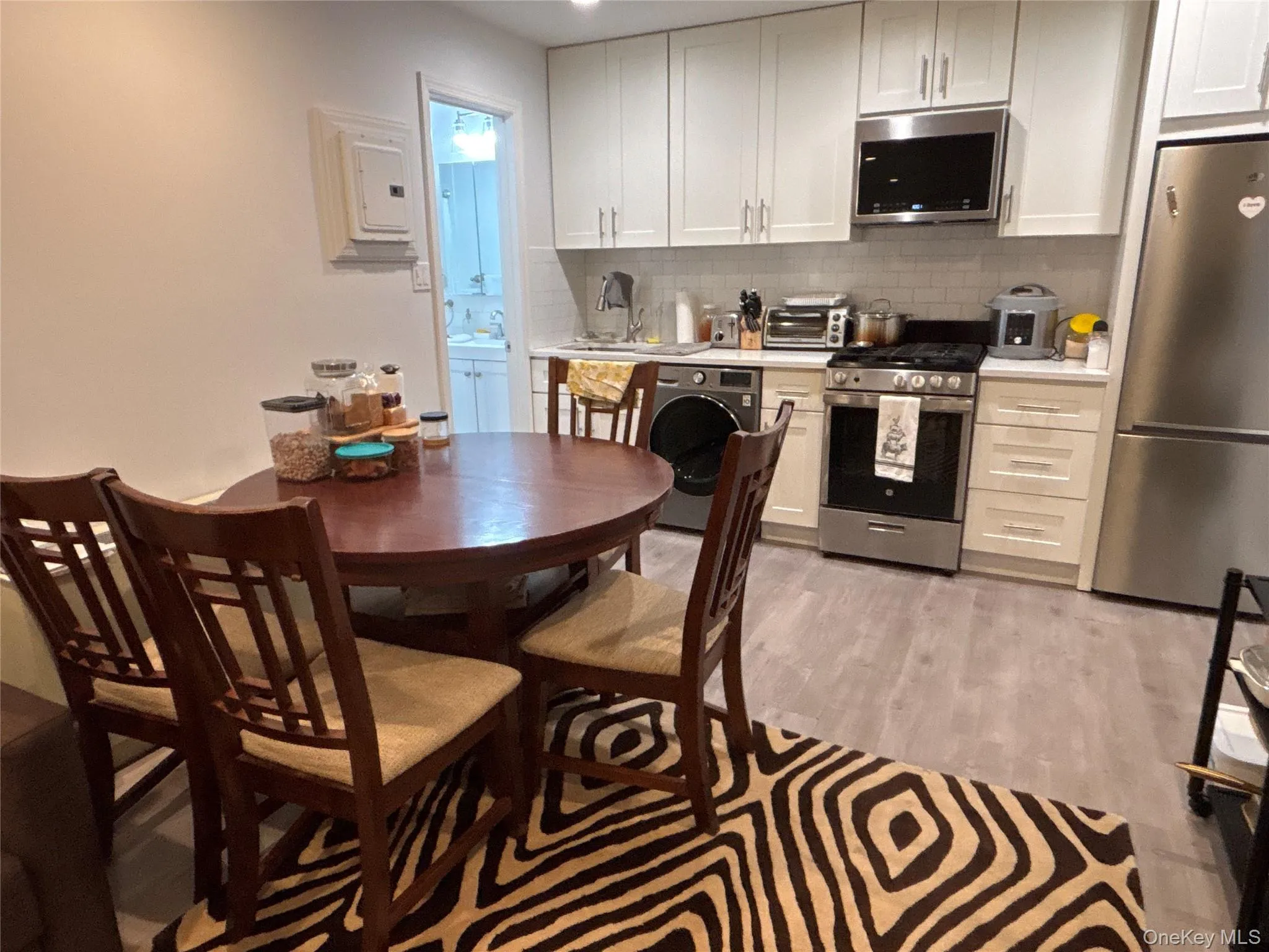 30 Barstow Road, North Hempstead, NY, 2 Rooms Rooms,1 BathroomBathrooms,Residential Lease,For Rent,Barstow,0,983762 30 Barstow Road, North Hempstead, NY, 2 Rooms Rooms,1 BathroomBathrooms,Residential Lease,For Rent,Barstow,0,983762