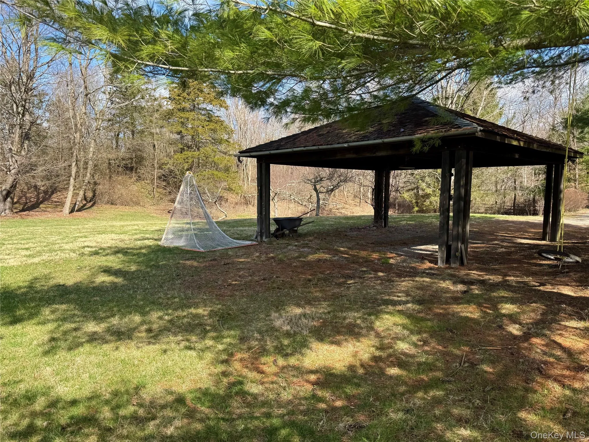 Driveway Parking Plus a Car Port Driveway Parking Plus a Car Port