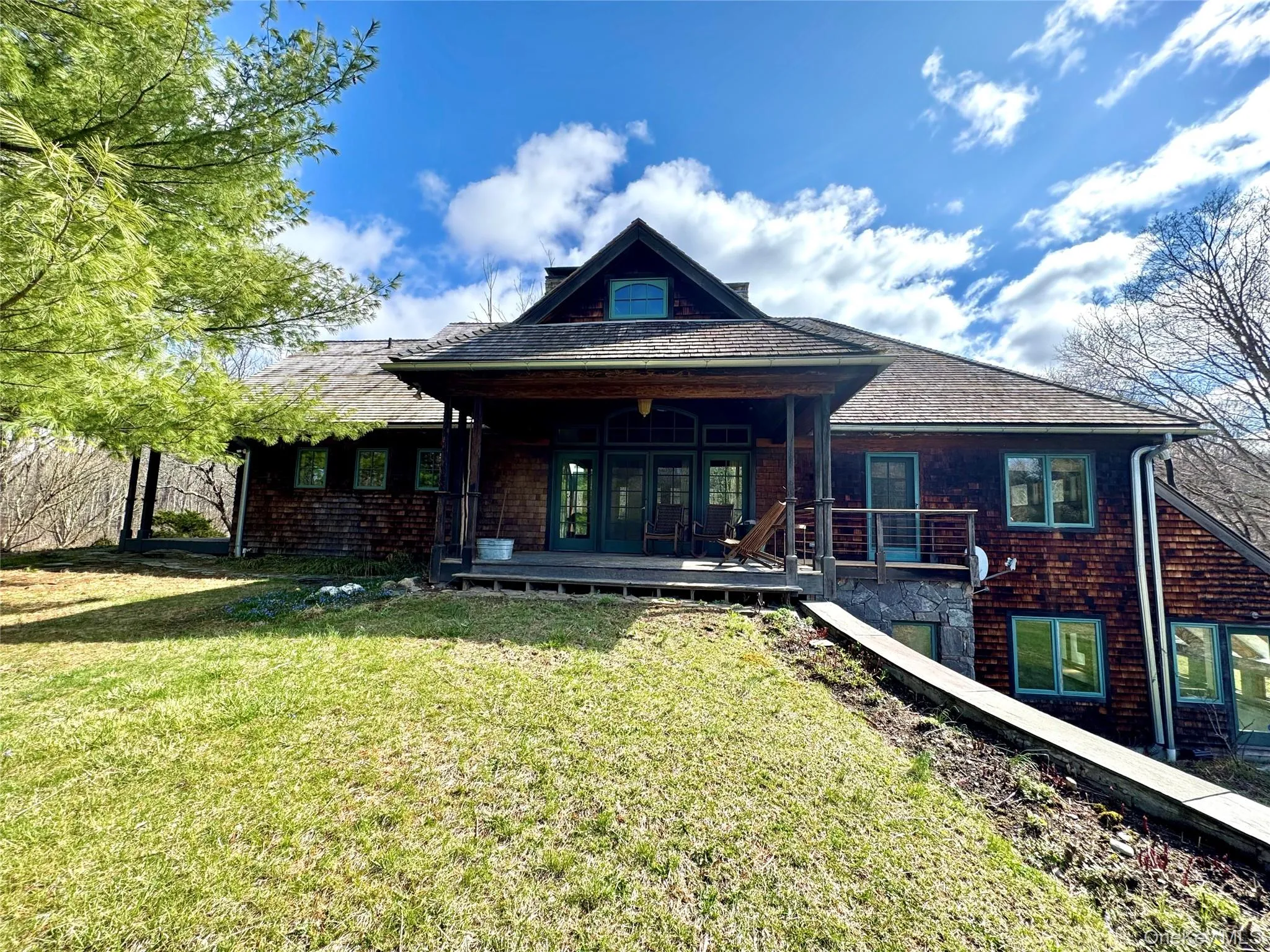 Lovely Entrance to Home with Views of Property Lovely Entrance to Home with Views of Property