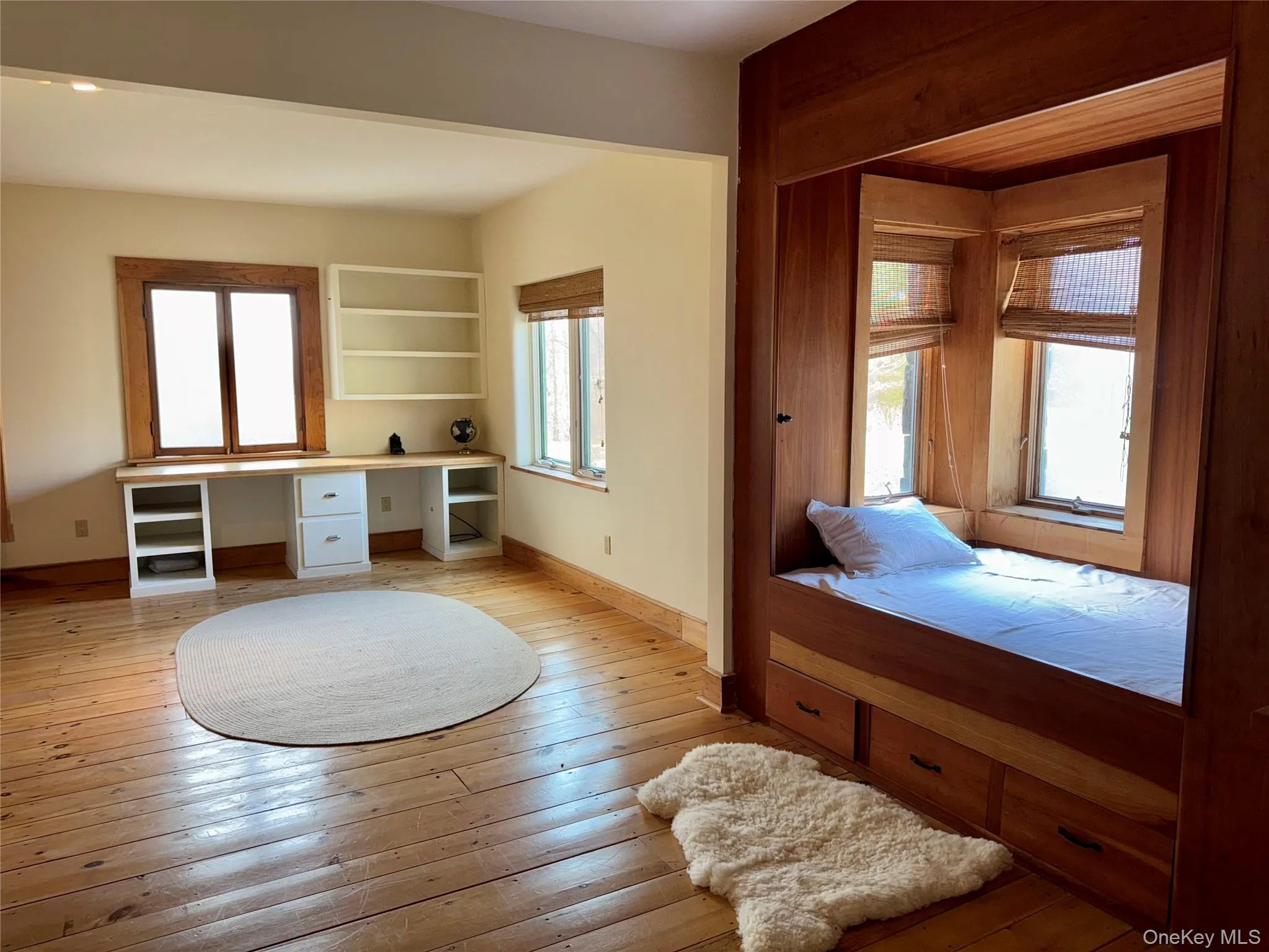 3rd Bedroom with Built-in Desk and 2 Single Built-in Alcove Beds 3rd Bedroom with Built-in Desk and 2 Single Built-in Alcove Beds