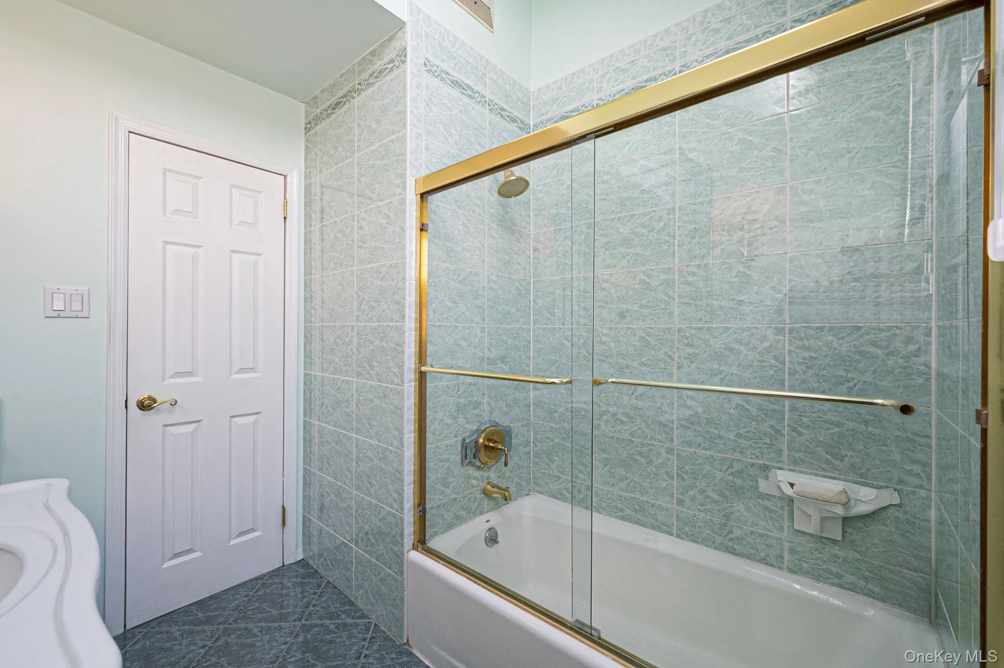 1672 Eyre Place, Hempstead, NY, 3 Bedrooms Bedrooms, 11 Rooms Rooms,2 BathroomsBathrooms,Residential,For Rent,Eyre,0,983768 1672 Eyre Place, Hempstead, NY, 3 Bedrooms Bedrooms, 11 Rooms Rooms,2 BathroomsBathrooms,Residential,For Rent,Eyre,0,983768