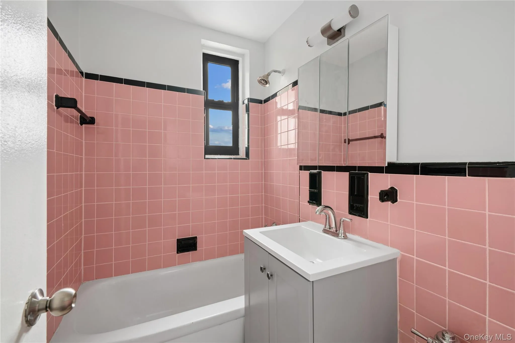 33-24 Junction Blvd, New York, NY, 1 Bedroom Bedrooms, 4 Rooms Rooms,1 BathroomBathrooms,Residential,For Rent,Junction Blvd,0,983774 33-24 Junction Blvd, New York, NY, 1 Bedroom Bedrooms, 4 Rooms Rooms,1 BathroomBathrooms,Residential,For Rent,Junction Blvd,0,983774