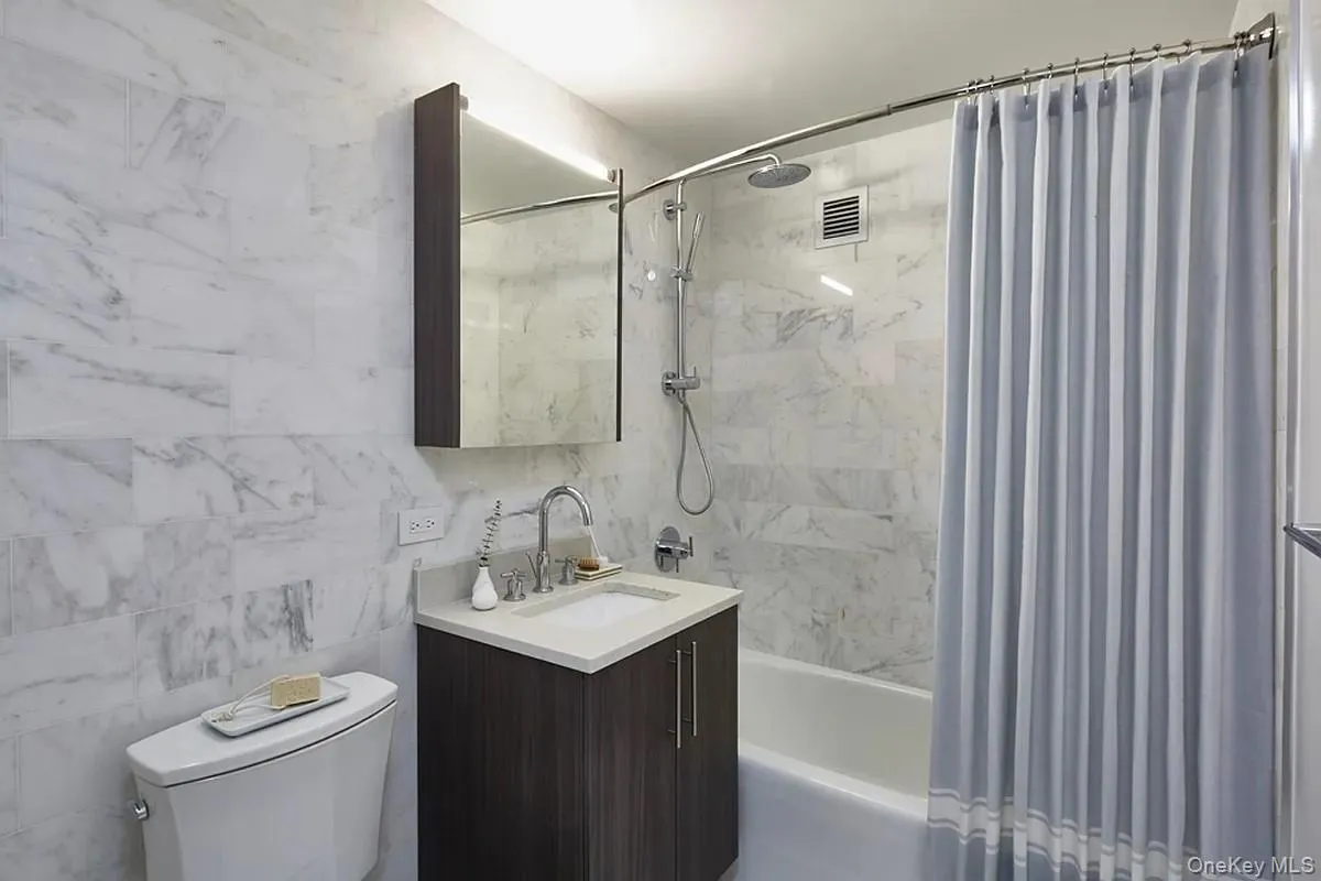 4705 Center Boulevard, New York, NY, 2 Bedrooms Bedrooms, 5 Rooms Rooms,2 BathroomsBathrooms,Residential Lease,For Rent,Center,0,983776 4705 Center Boulevard, New York, NY, 2 Bedrooms Bedrooms, 5 Rooms Rooms,2 BathroomsBathrooms,Residential Lease,For Rent,Center,0,983776