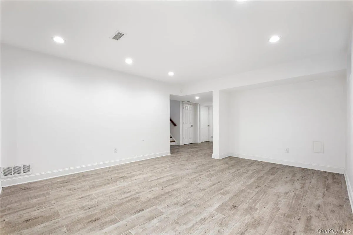 109 Lee Road, Scarsdale, NY, 5 Bedrooms Bedrooms, 310 Rooms Rooms,3 BathroomsBathrooms,Residential Lease,For Rent,Lee Road,0,983784 109 Lee Road, Scarsdale, NY, 5 Bedrooms Bedrooms, 310 Rooms Rooms,3 BathroomsBathrooms,Residential Lease,For Rent,Lee Road,0,983784