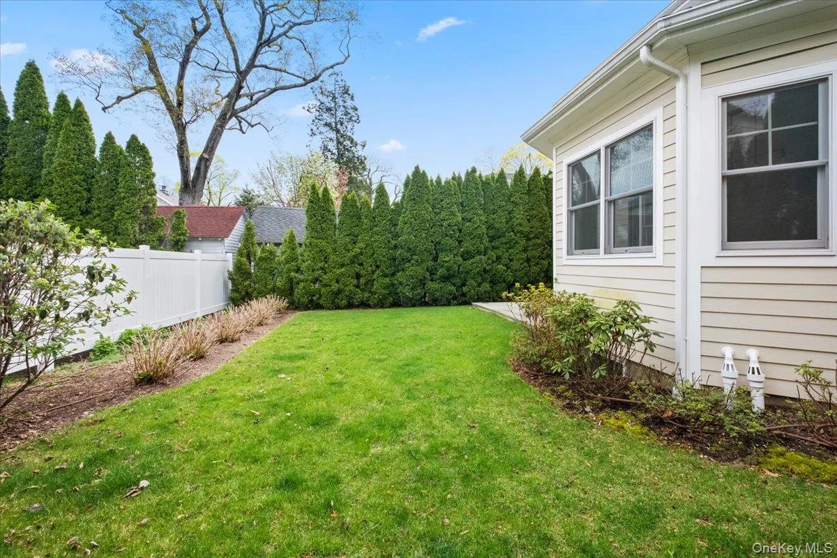 Plenty of space to throw a football. Plenty of space to throw a football.