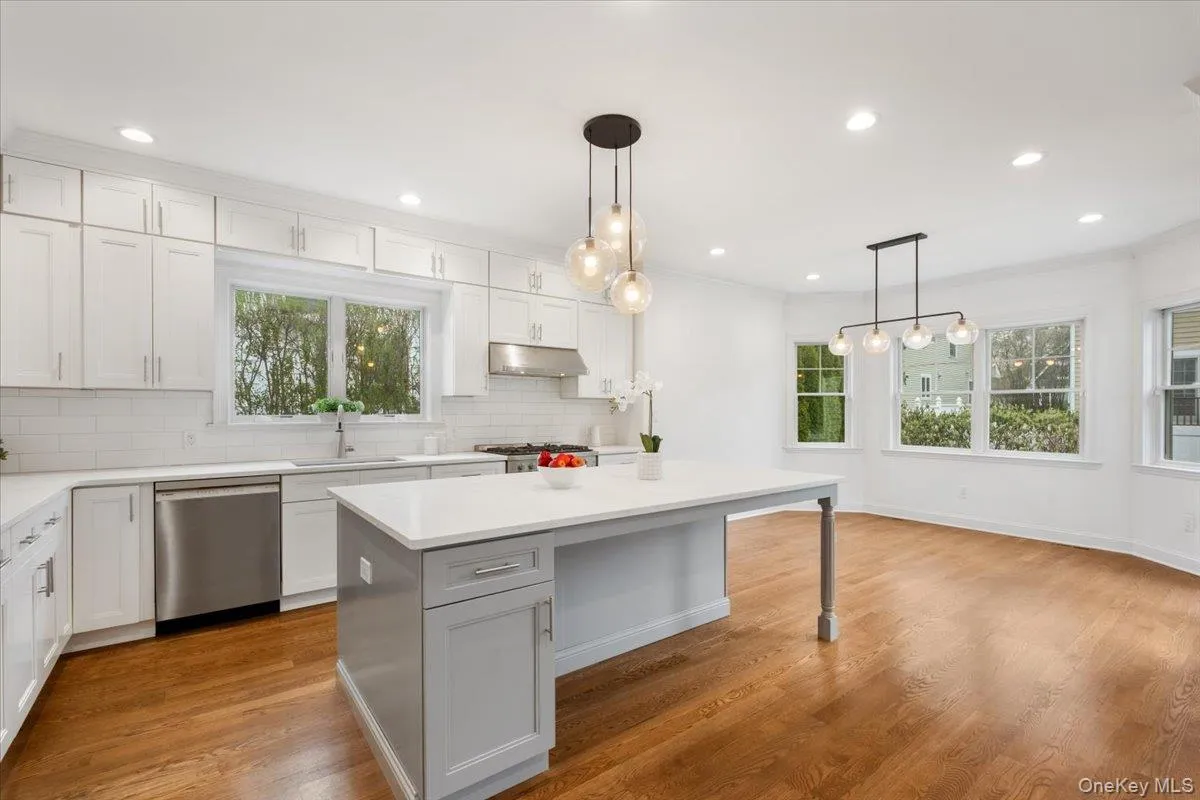 109 Lee Road, Scarsdale, NY, 5 Bedrooms Bedrooms, 310 Rooms Rooms,3 BathroomsBathrooms,Residential Lease,For Rent,Lee Road,0,983784 109 Lee Road, Scarsdale, NY, 5 Bedrooms Bedrooms, 310 Rooms Rooms,3 BathroomsBathrooms,Residential Lease,For Rent,Lee Road,0,983784